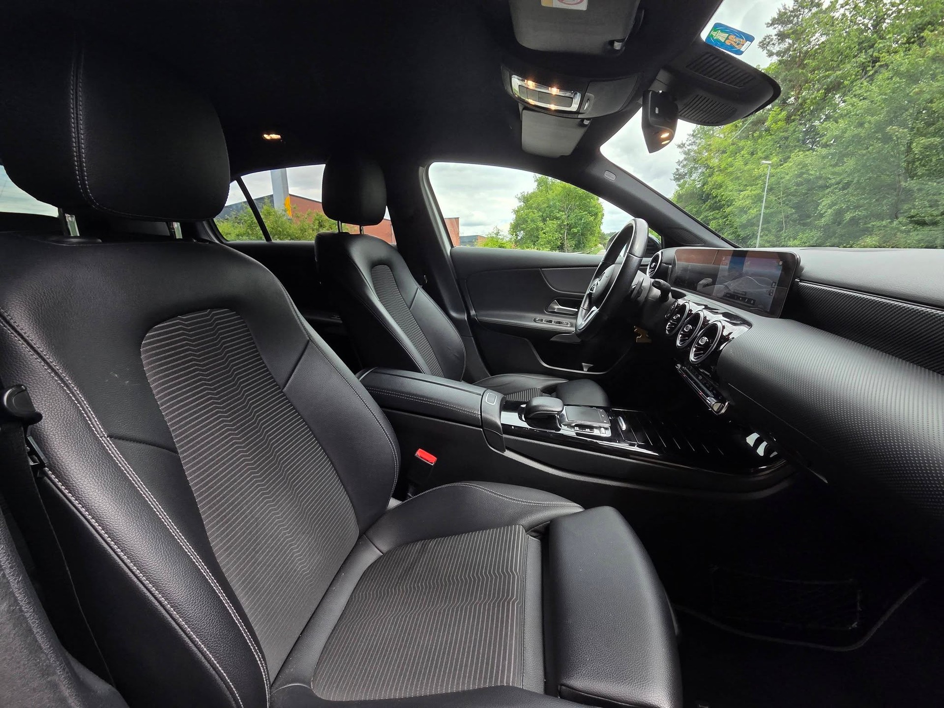 MERCEDES-BENZ A 180 d Style 7G-DCT-image-10