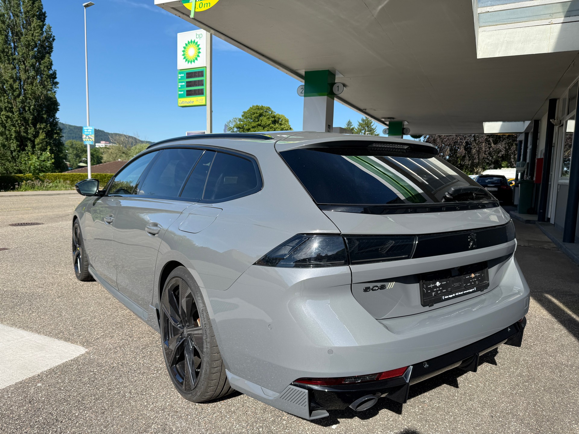 PEUGEOT 508 SW Hybrid4 360 e Sport Engineered-image-2