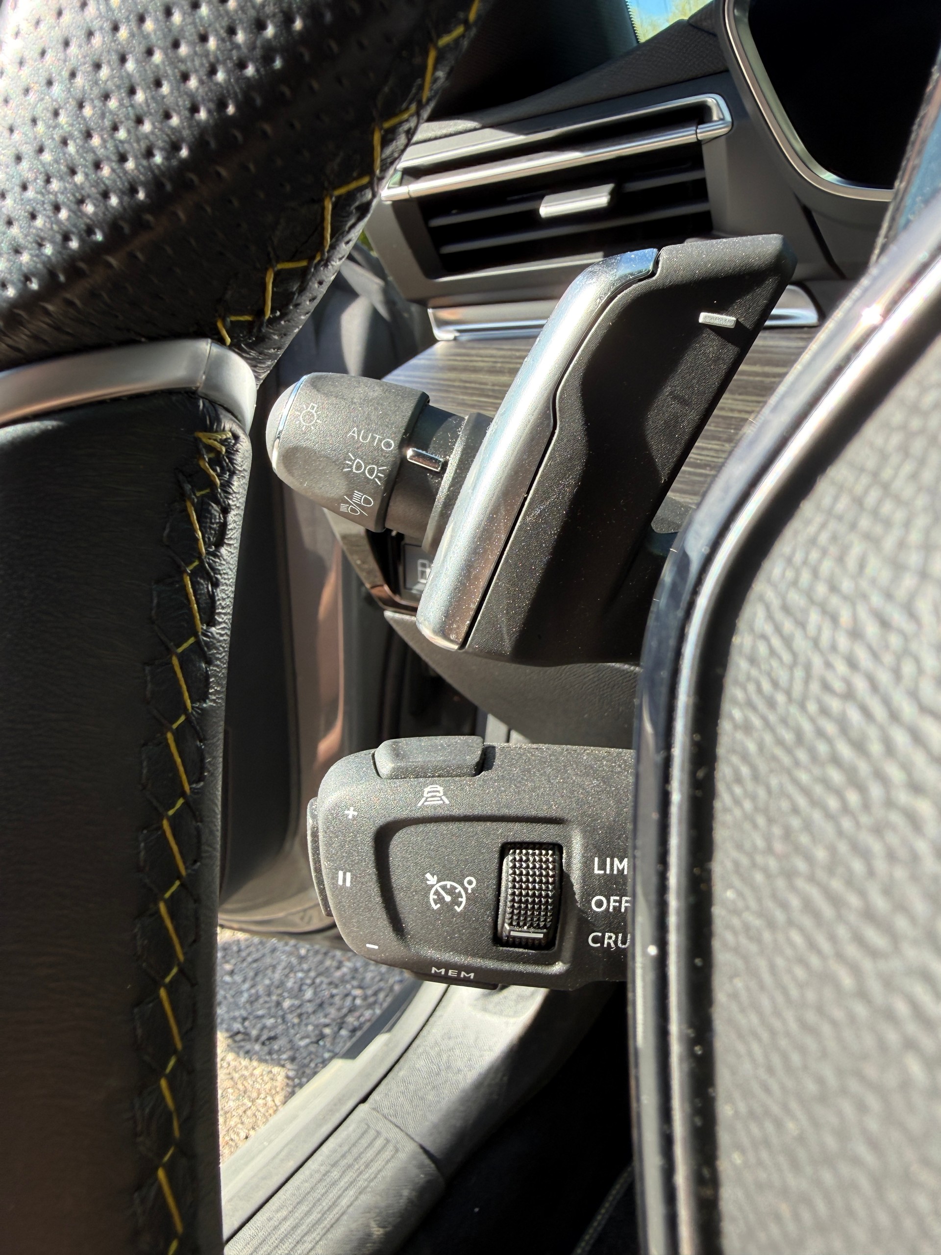 PEUGEOT 508 SW Hybrid4 360 e Sport Engineered-image-12