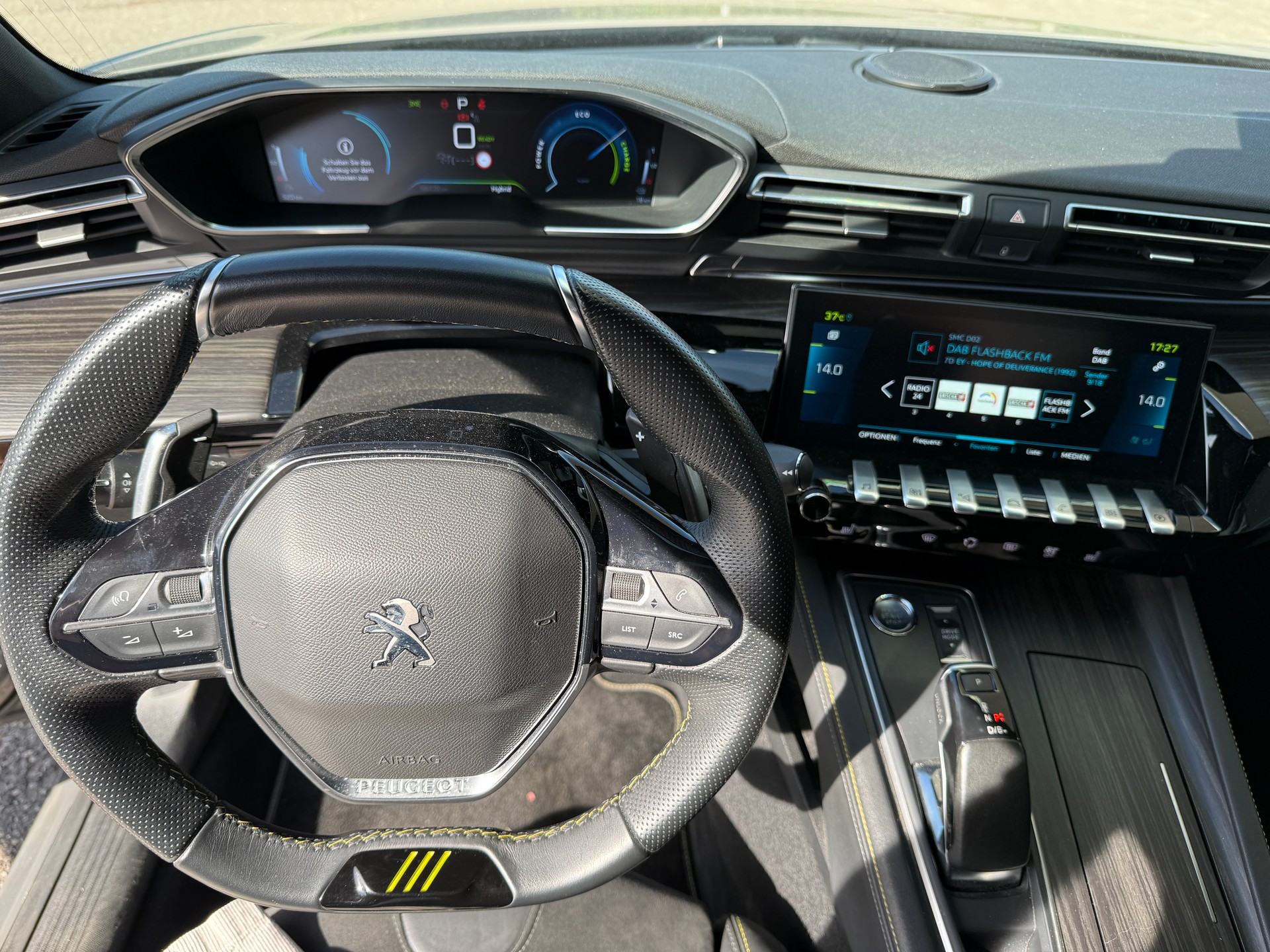 PEUGEOT 508 SW Hybrid4 360 e Sport Engineered-image-9