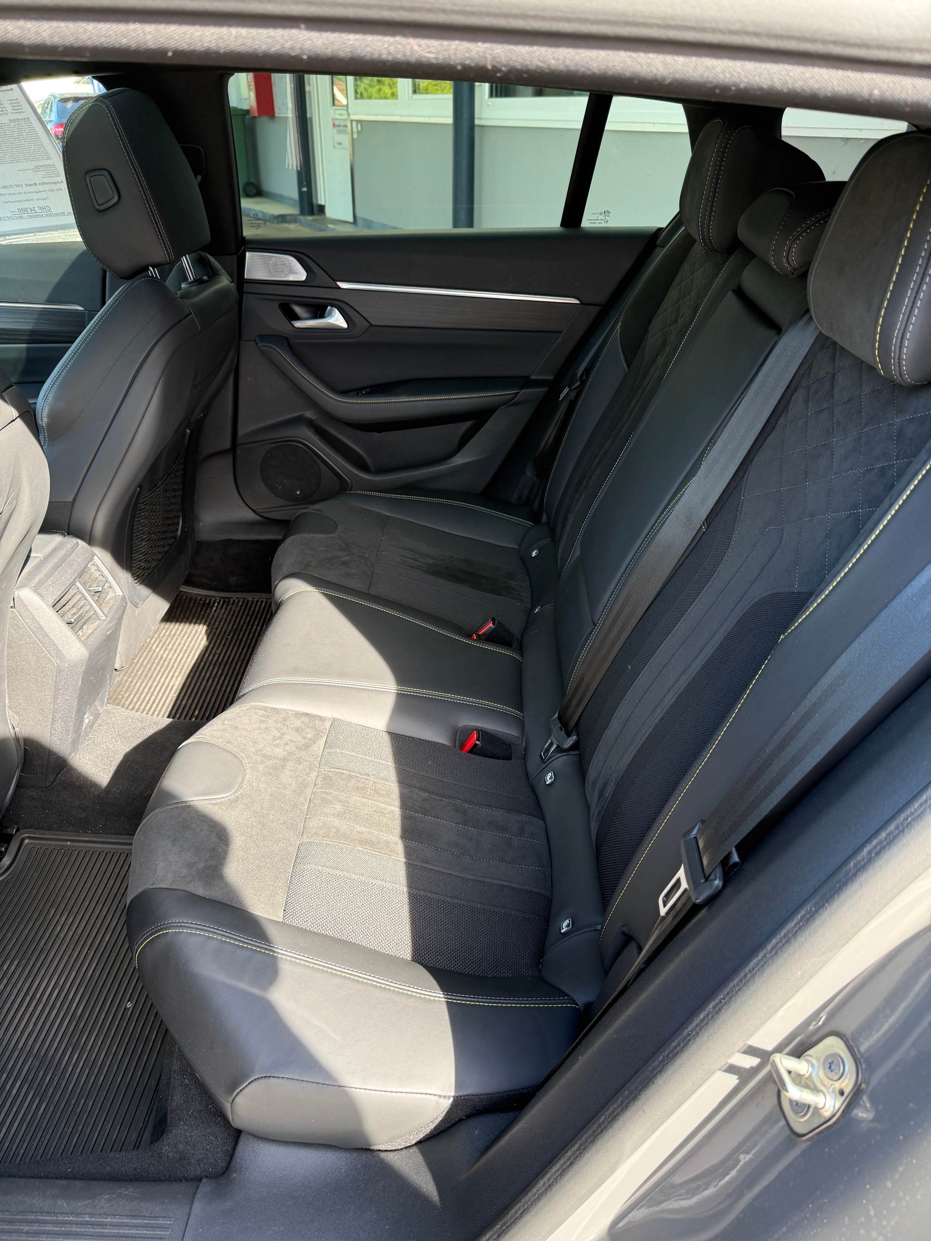 PEUGEOT 508 SW Hybrid4 360 e Sport Engineered-image-6