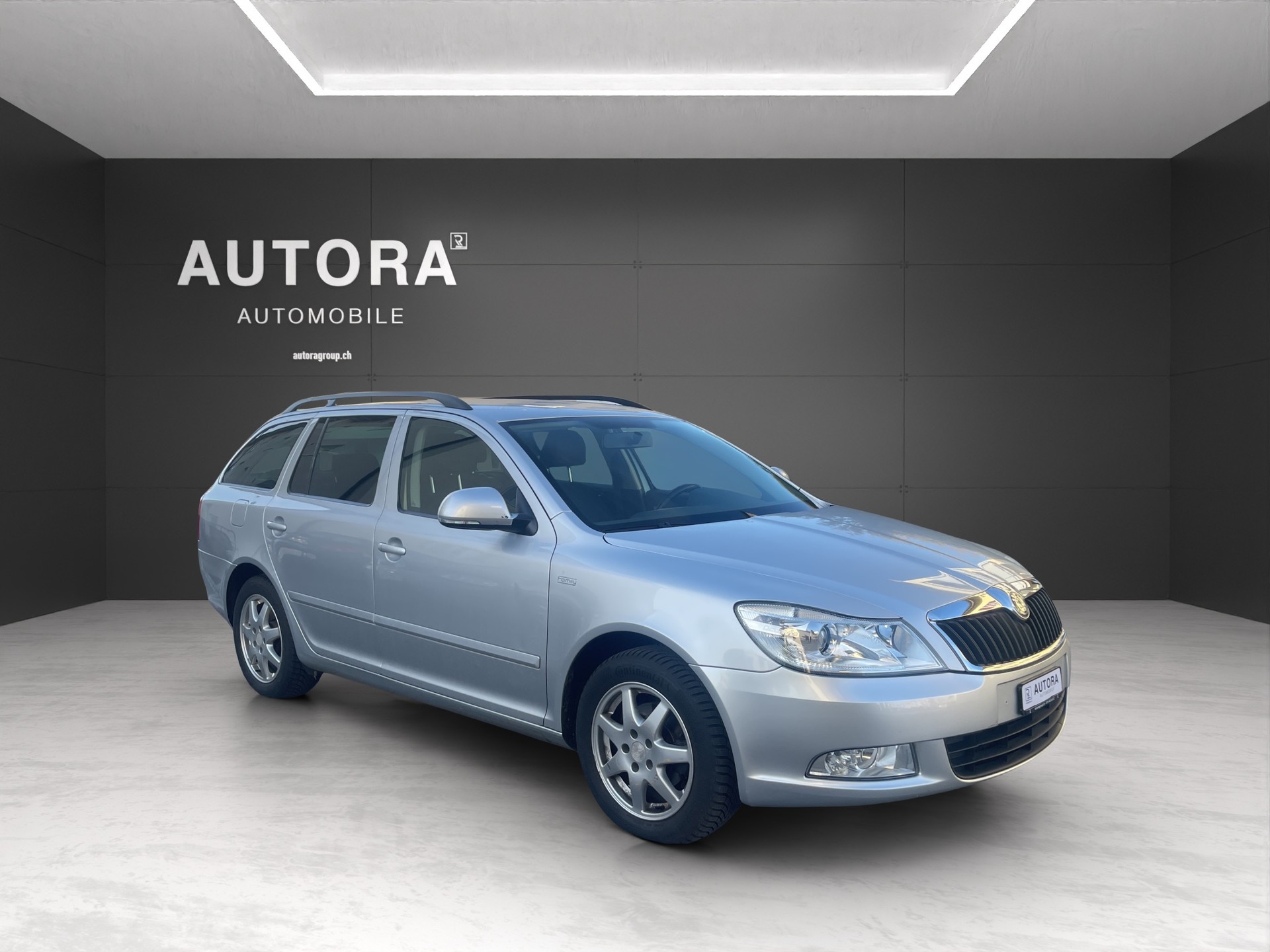 SKODA Octavia Combi 1.4 TSI Family DSG-image-7
