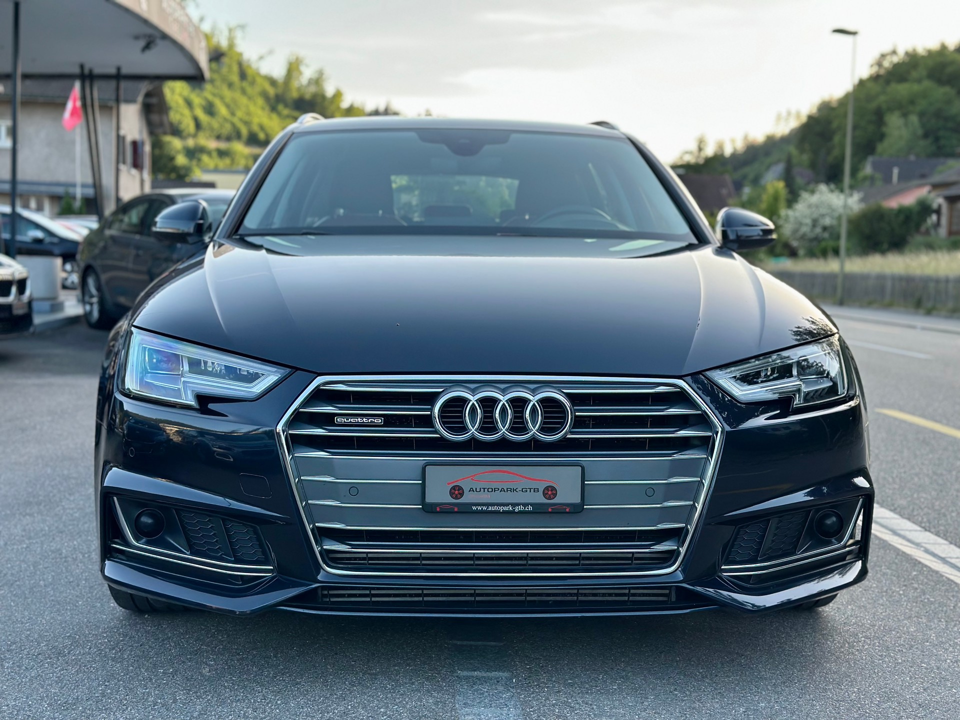 AUDI A4 Avant 3.0 TDI Design quattro tiptronic-image-7