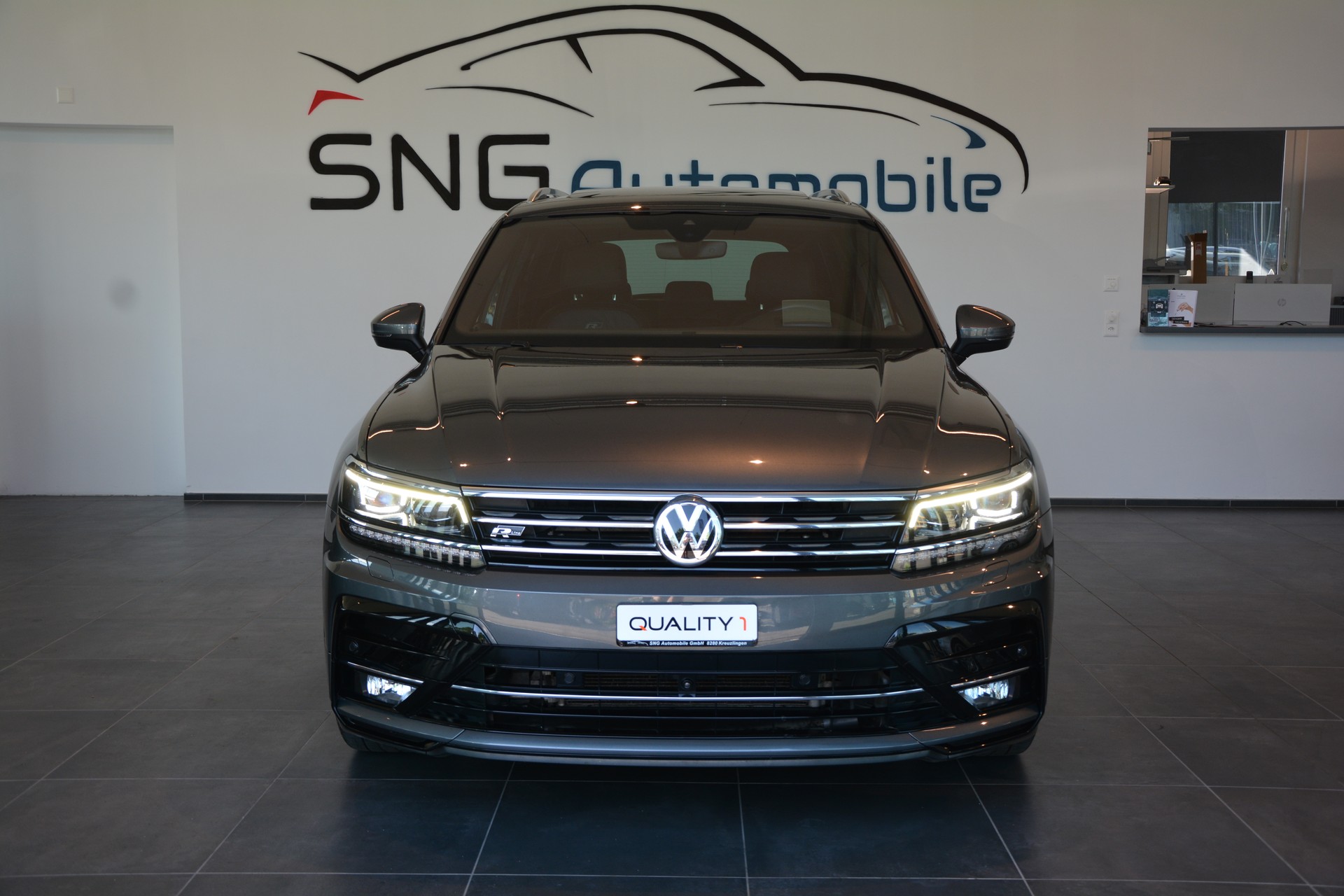 VW Tiguan 2.0 TDI SCR Highline 4Motion DSG R-Line-image-0