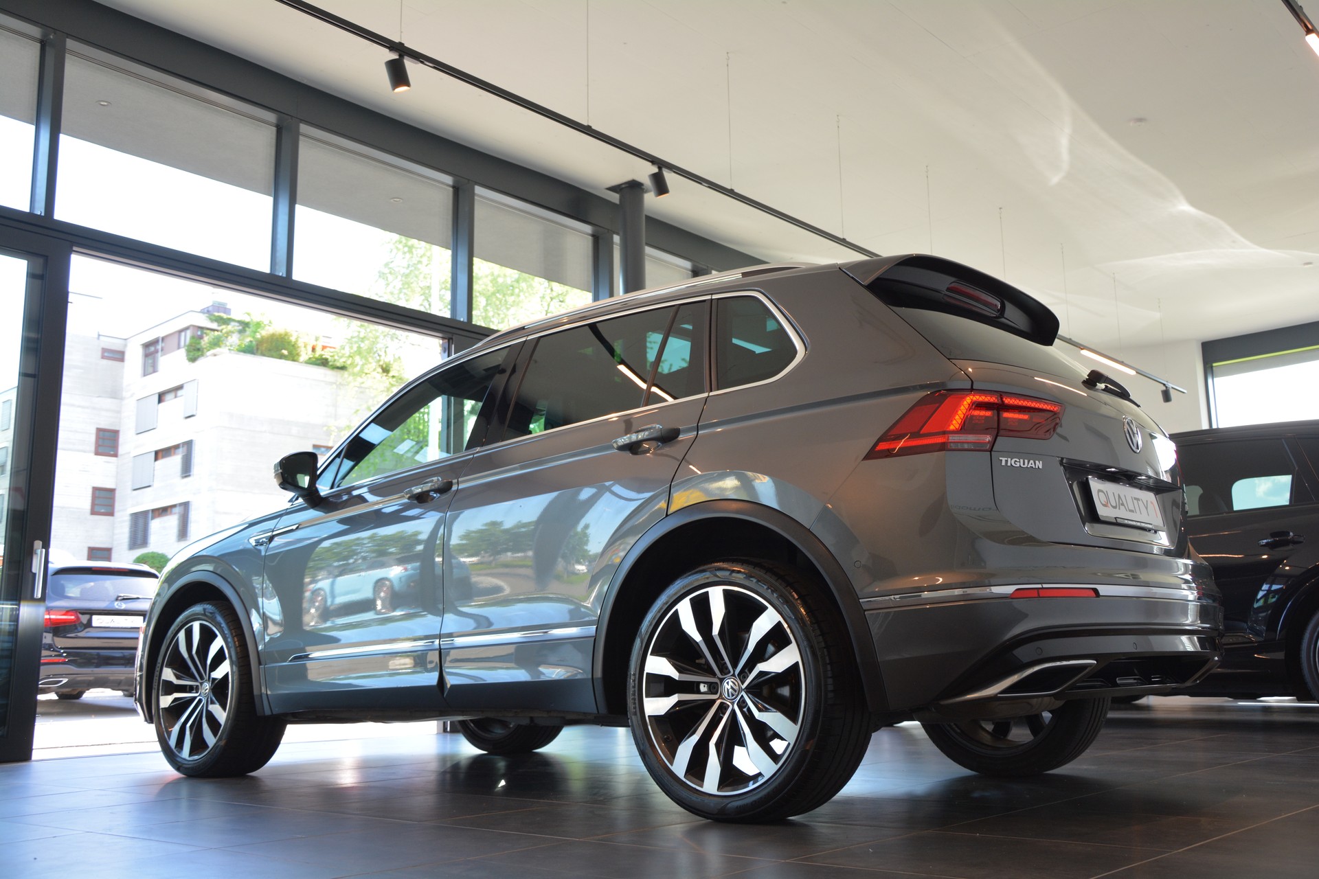 VW Tiguan 2.0 TDI SCR Highline 4Motion DSG R-Line-image-20
