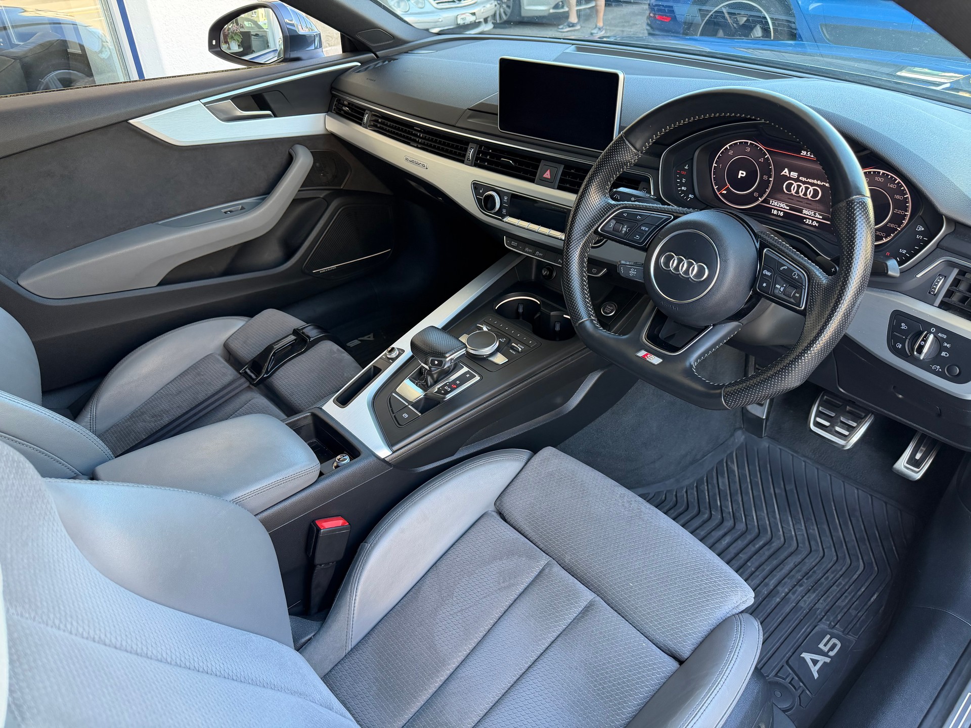 AUDI A5 Coupé 3.0 TDI Design quattro tiptronic-image-8