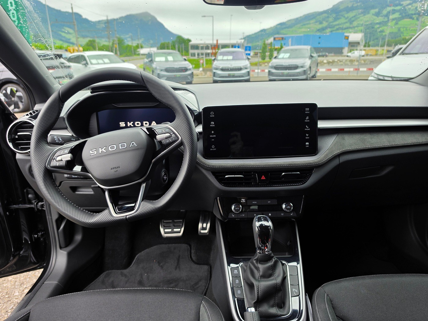 SKODA Fabia 1.0 TSI Dynamic DSG-image-9