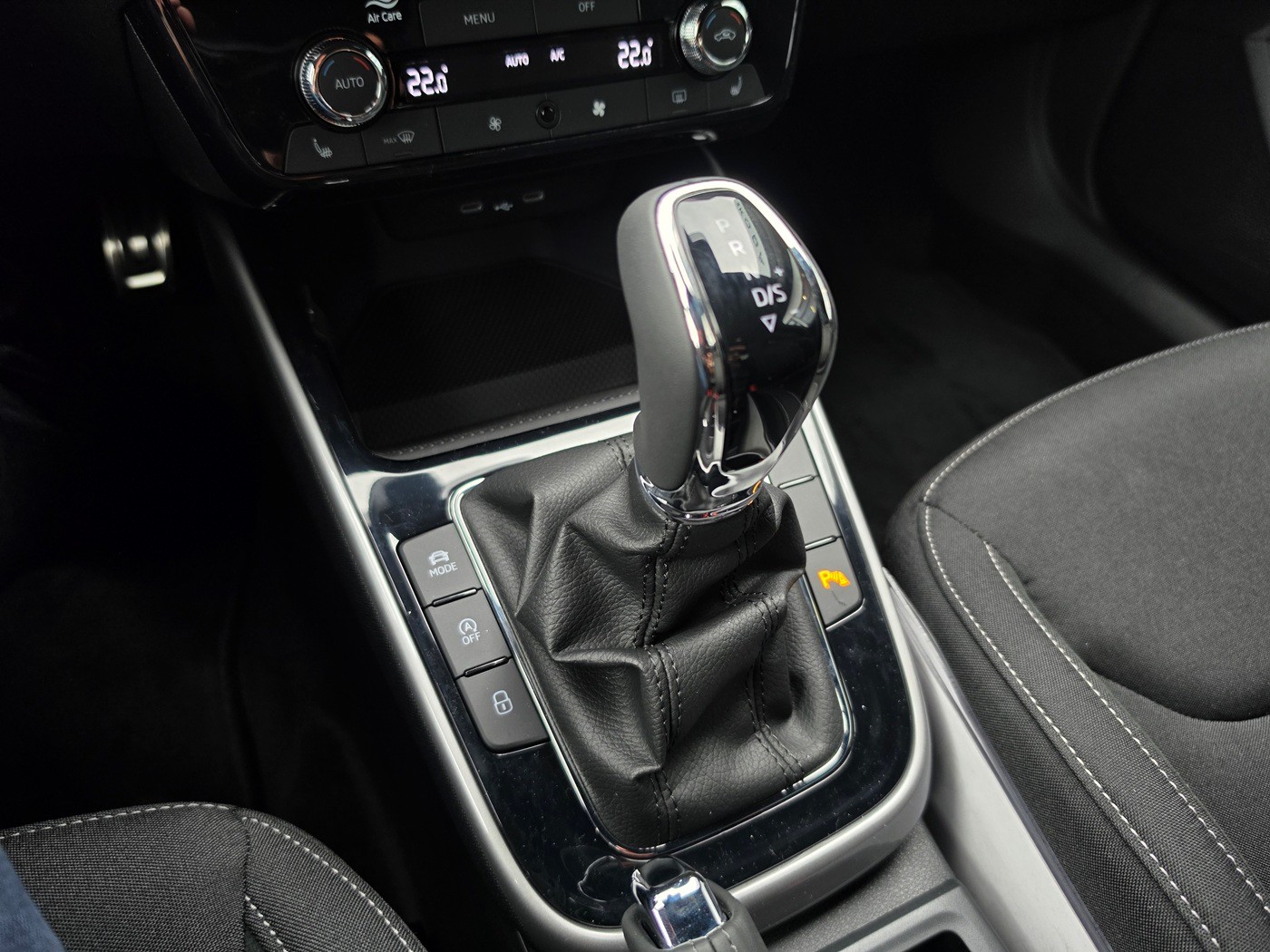 SKODA Fabia 1.0 TSI Dynamic DSG-image-13