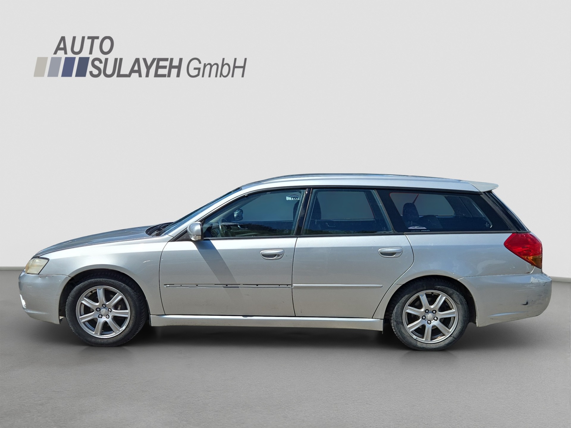 SUBARU Legacy 2.0R AWD Swiss-image-9