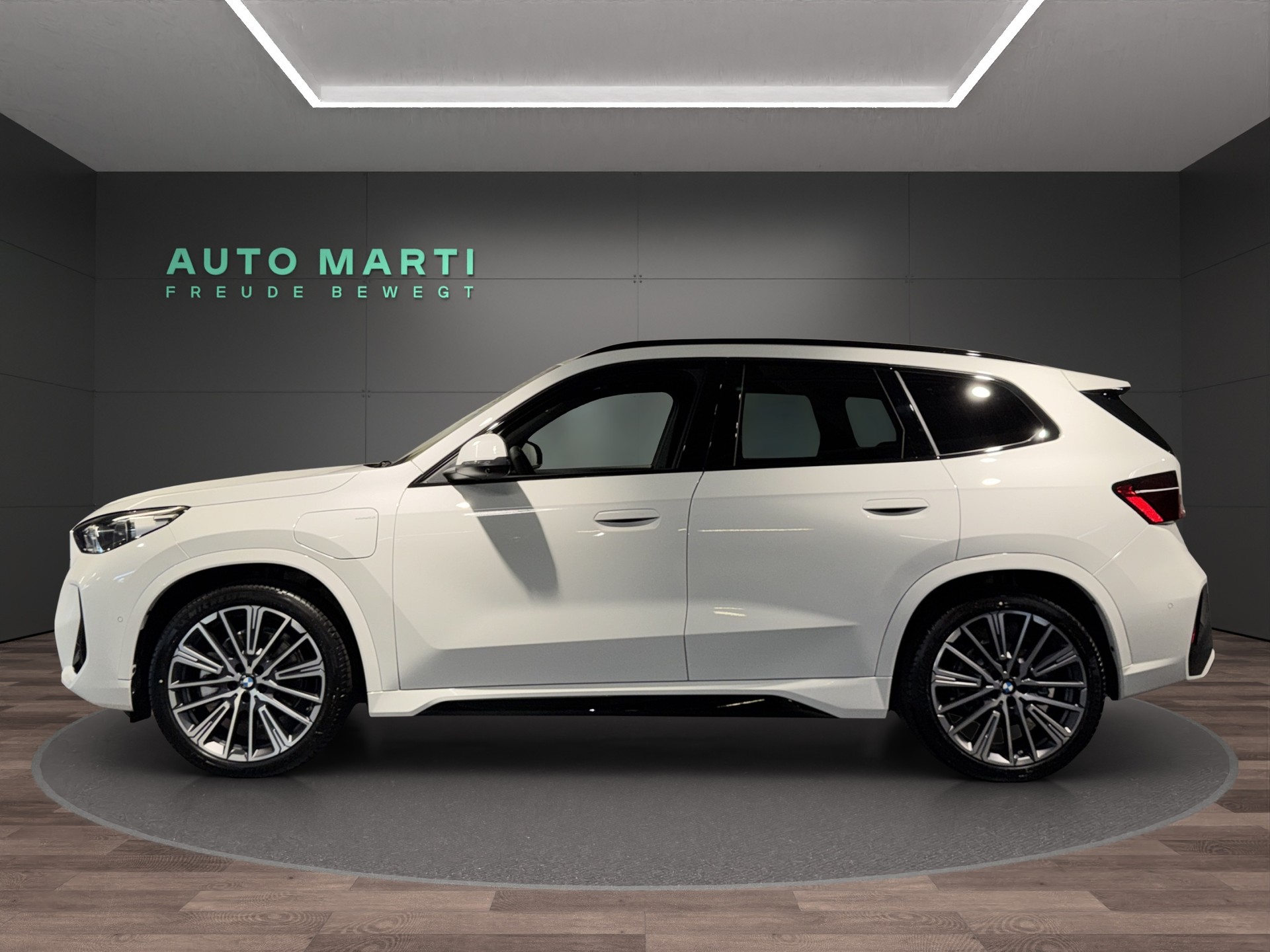 BMW X1 30e xDrive-image-1