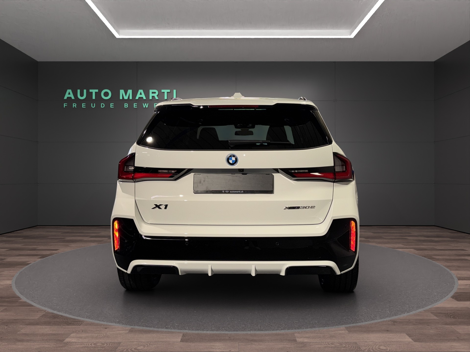 BMW X1 30e xDrive-image-2