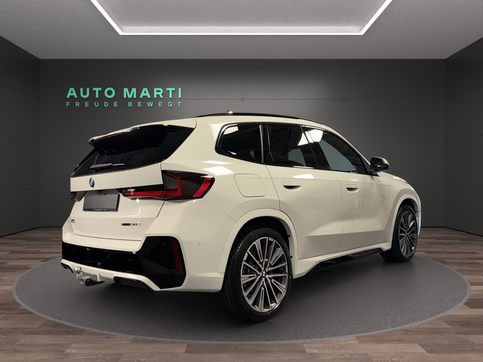 BMW X1 30e xDrive-image-3