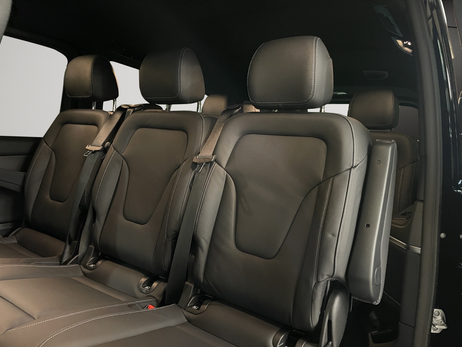 MERCEDES-BENZ V 250 d extralang 4Matic Avantgarde 9G-Tronic-image-11