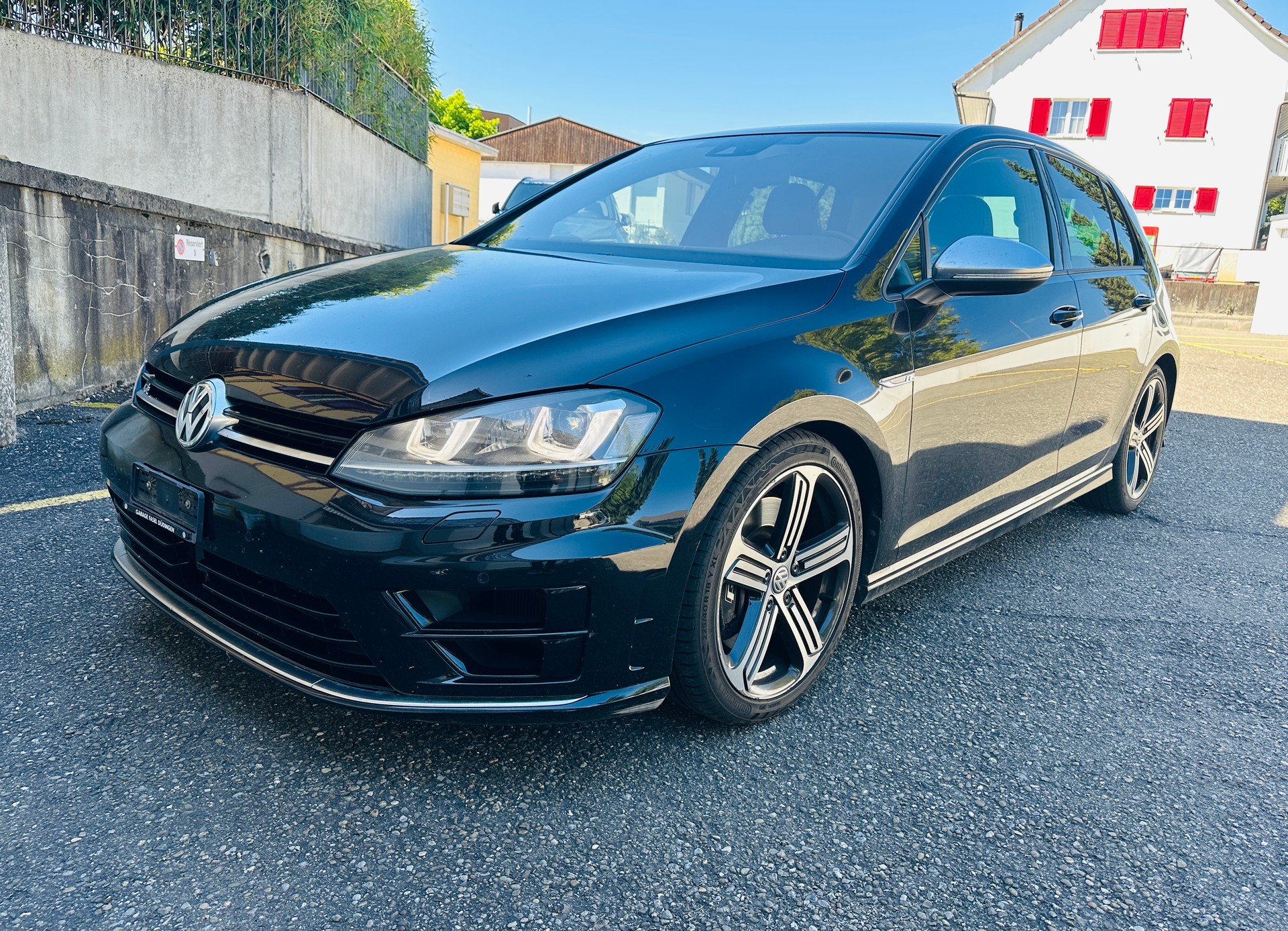 VW Golf 2.0 TSI R 4Motion DSG-image-2