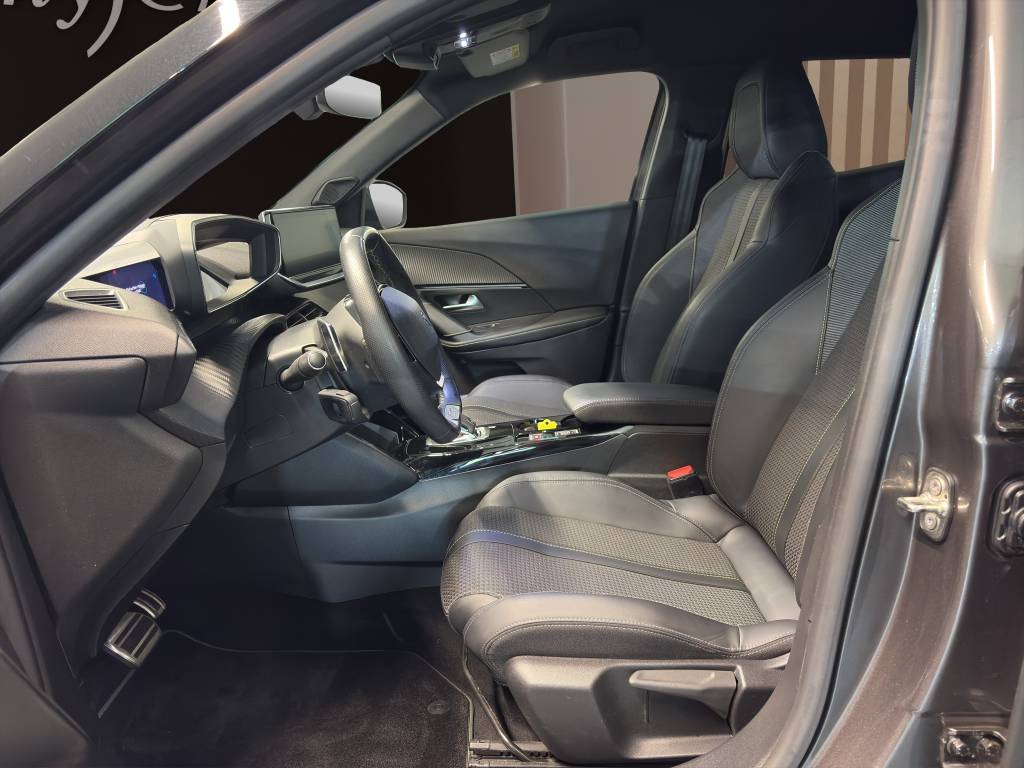 PEUGEOT 2008 1.2 PureTech GT EAT8-image-5