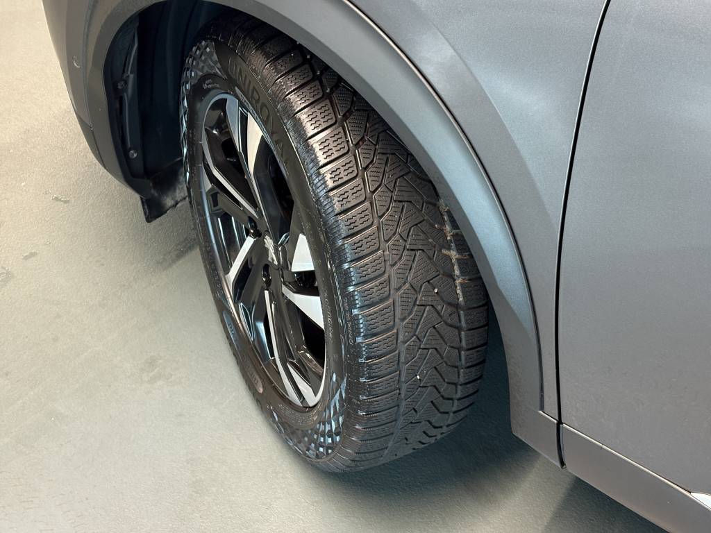 PEUGEOT 2008 1.2 PureTech GT EAT8-image-12