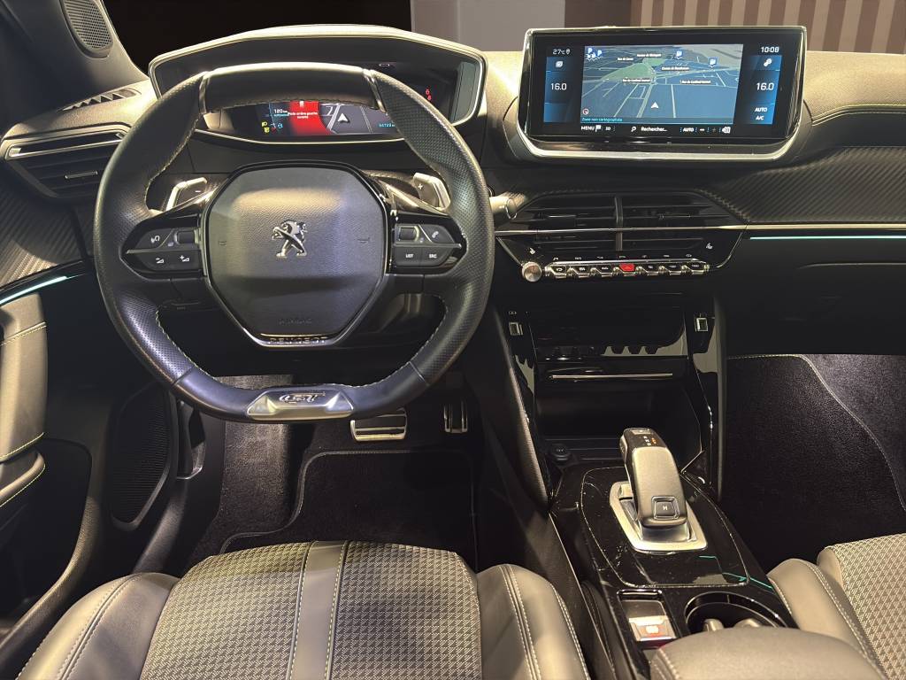 PEUGEOT 2008 1.2 PureTech GT EAT8-image-4