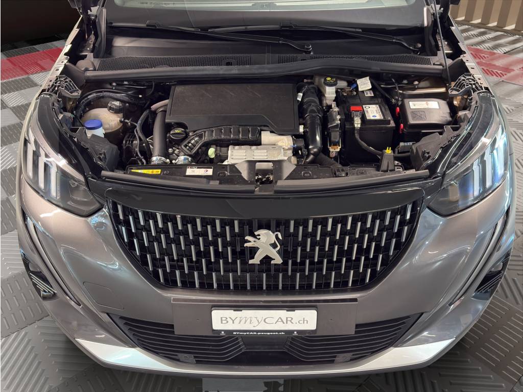 PEUGEOT 2008 1.2 PureTech GT EAT8-image-10