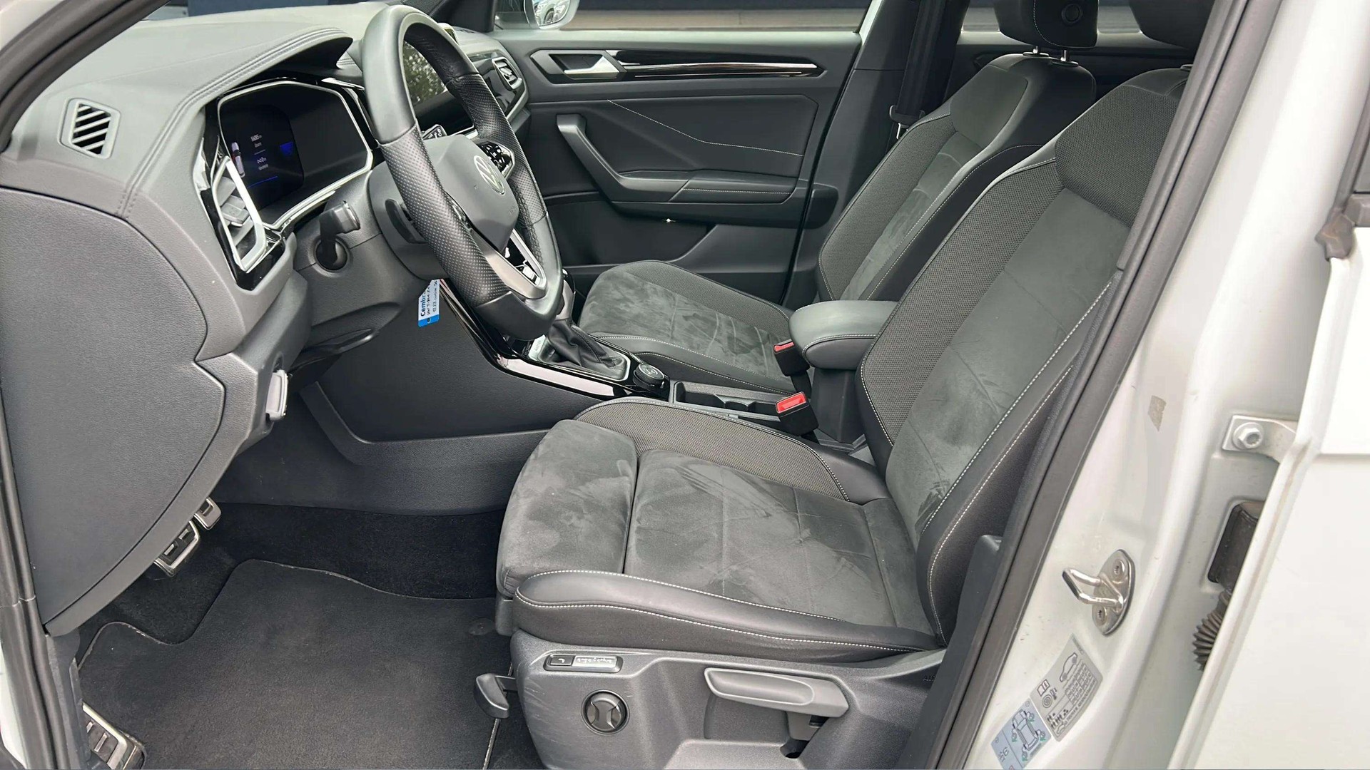 VW T-Roc 2.0 TSI R-Line DSG 4Motion mit AHK & Werksgarantie-image-10