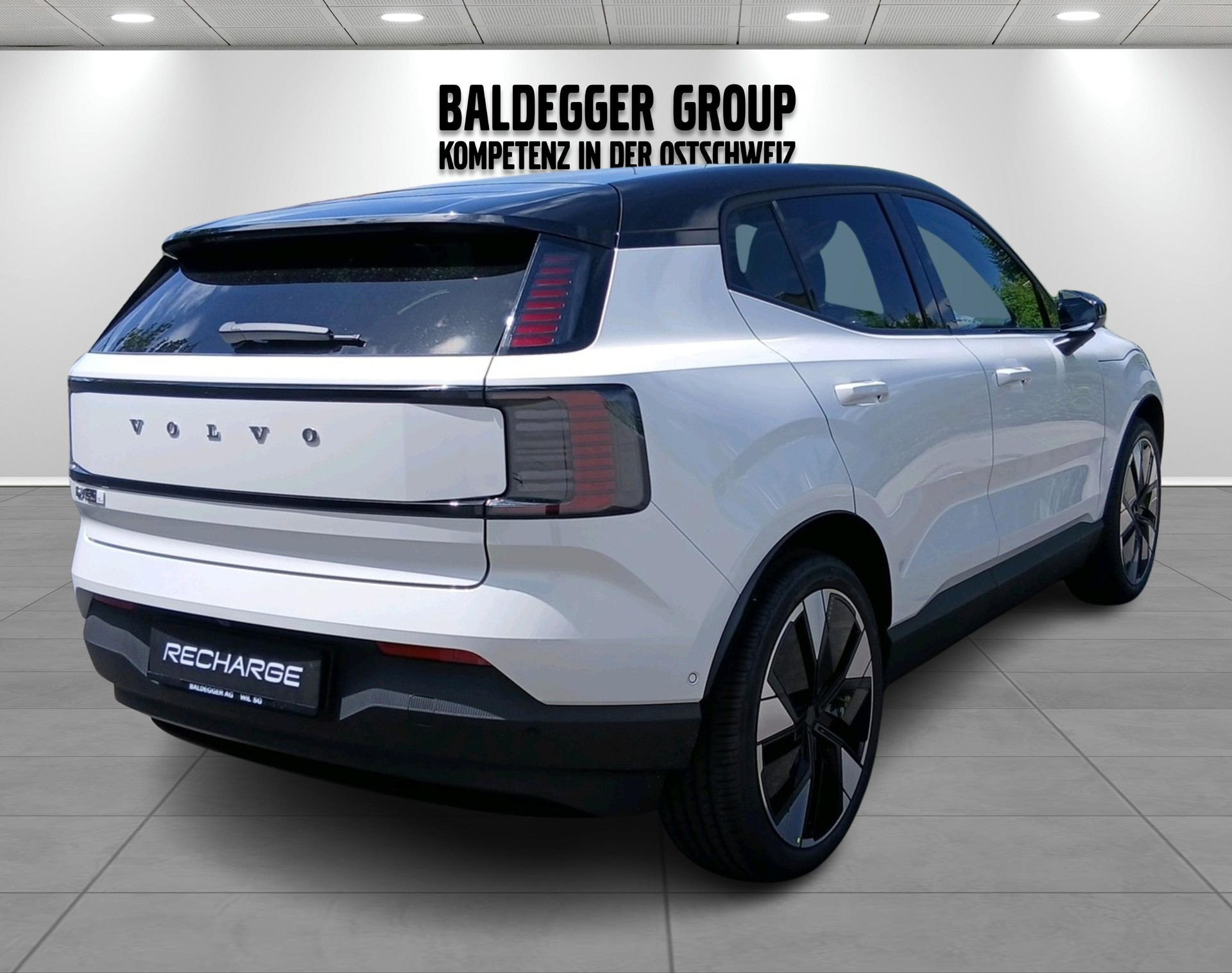 VOLVO EX 30 E60 Twin Ultra Performanc-image-1