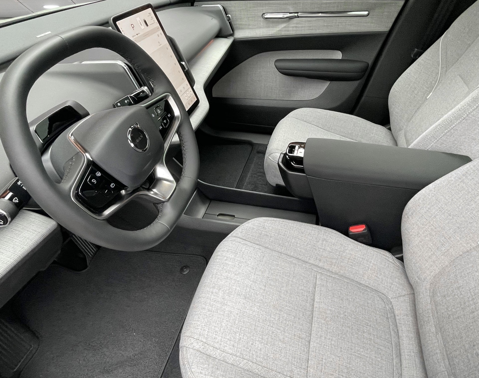 VOLVO EX 30 E60 Twin Ultra Performanc-image-2