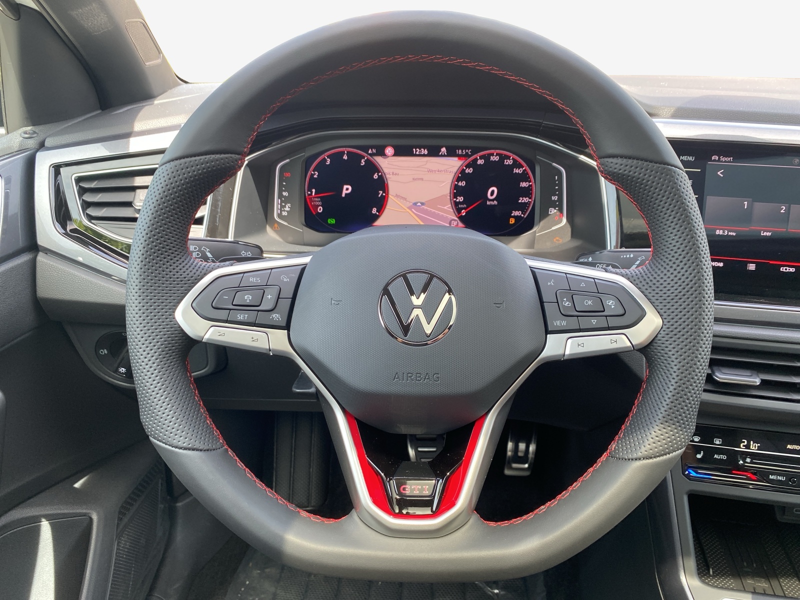 VW Polo 2.0 TSI GTI DSG-image-9