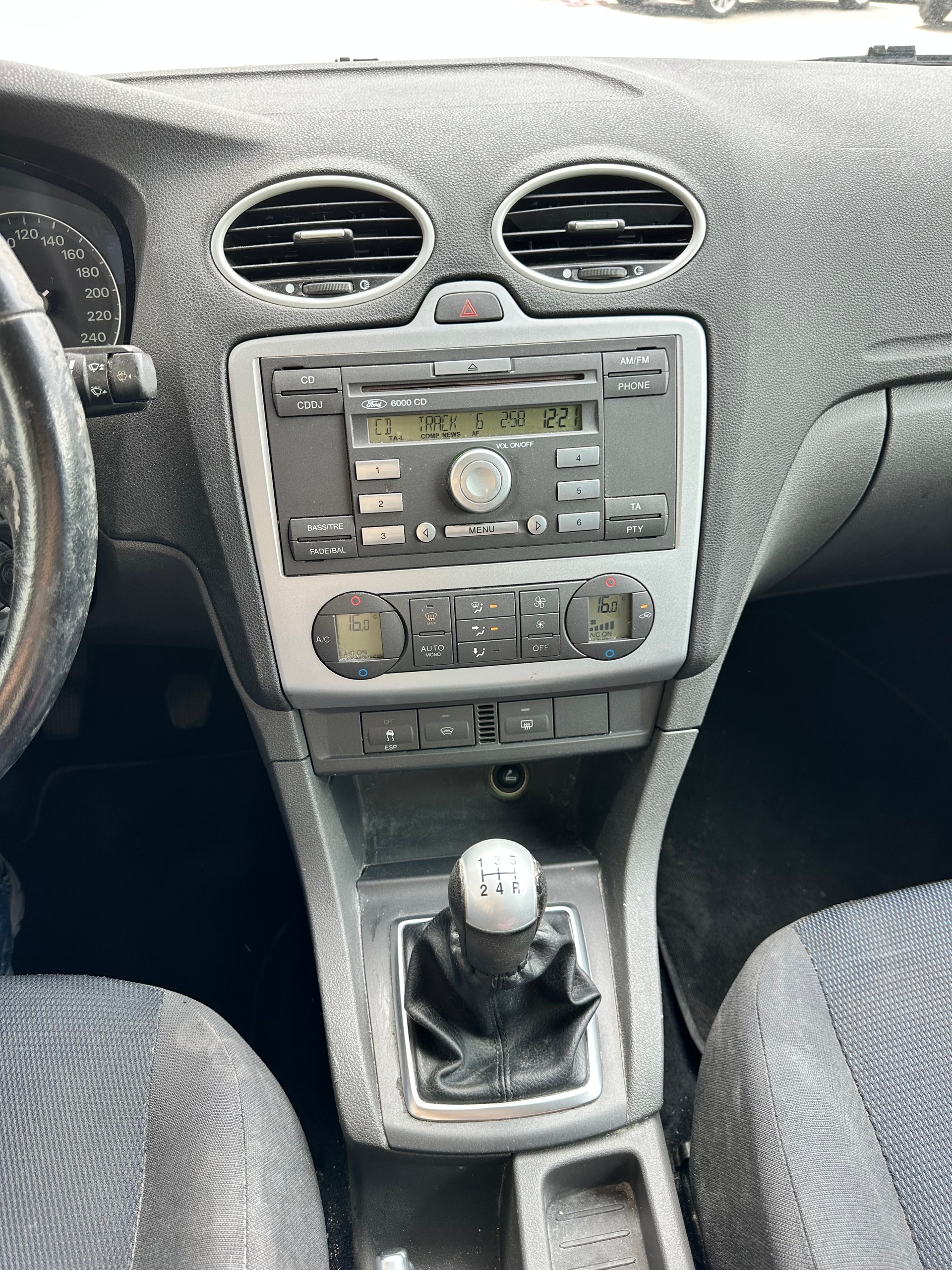 FORD Focus 2.0i Carving-image-13