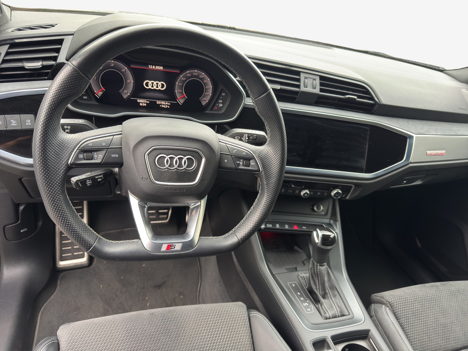 AUDI Q3 Sportback 40 TDI Attraction quattro S-tronic-image-9