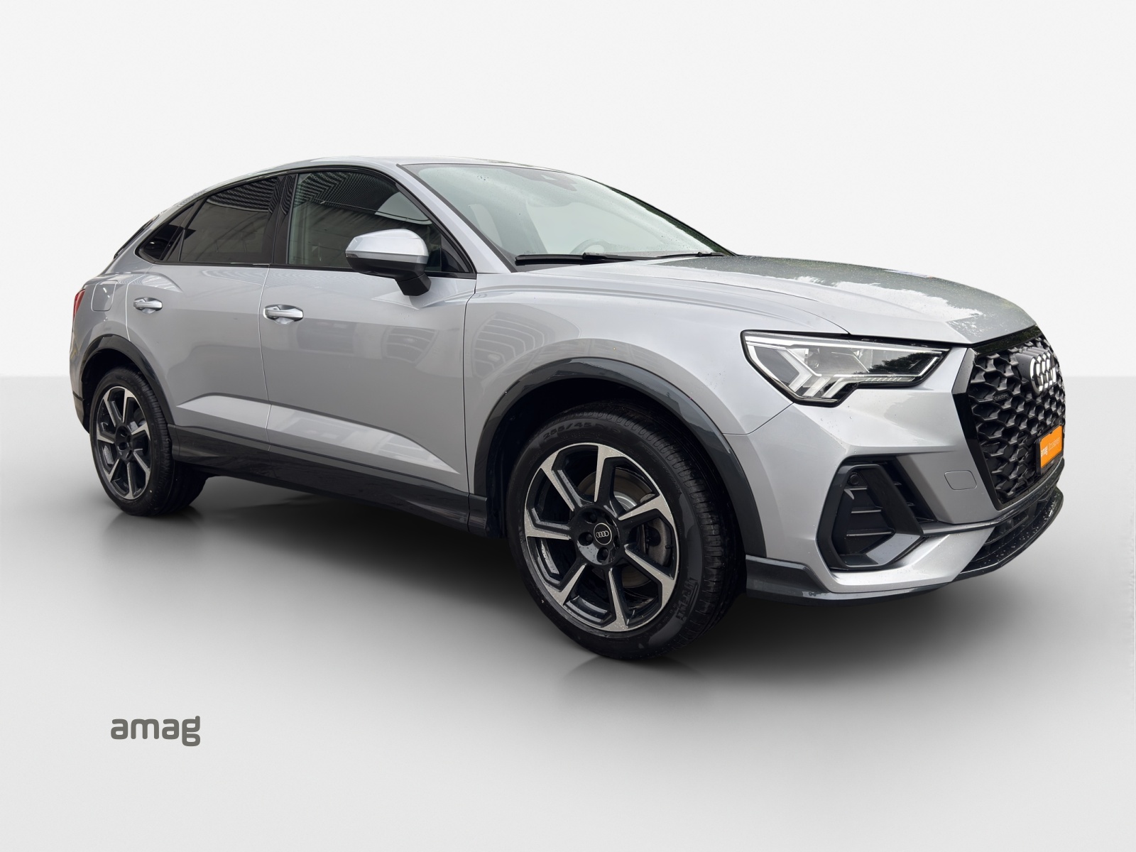 AUDI Q3 Sportback 40 TDI Attraction quattro S-tronic-image-5