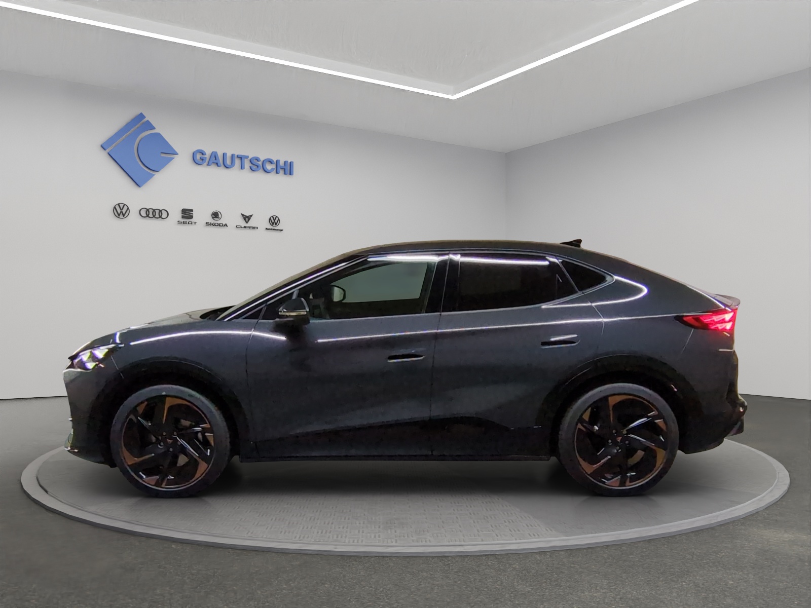 CUPRA Tavascan Type 9 77 kWh VZ Adrenaline-image-1