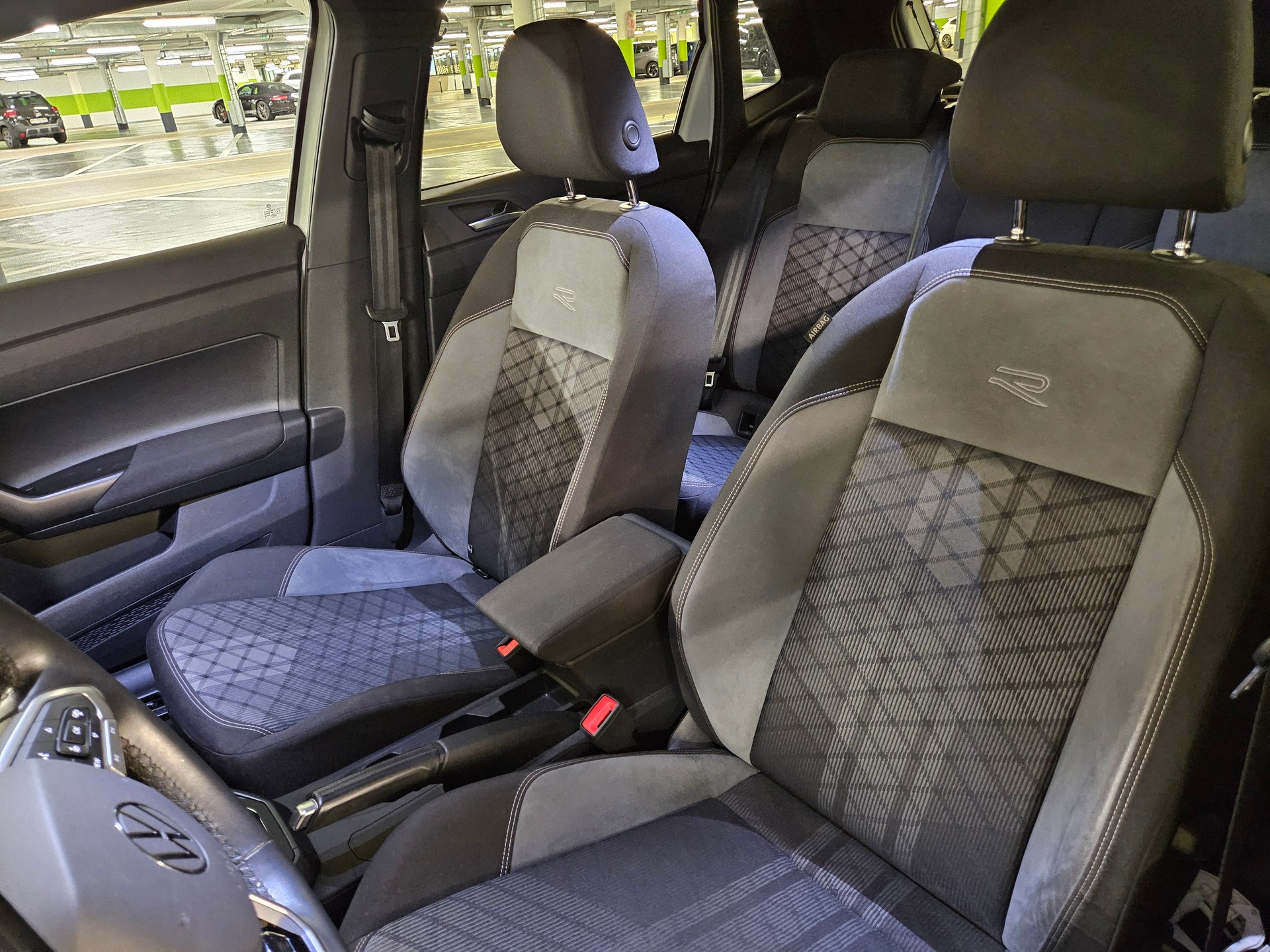 VW Polo 1.0 TSI R-Line DSG-image-11
