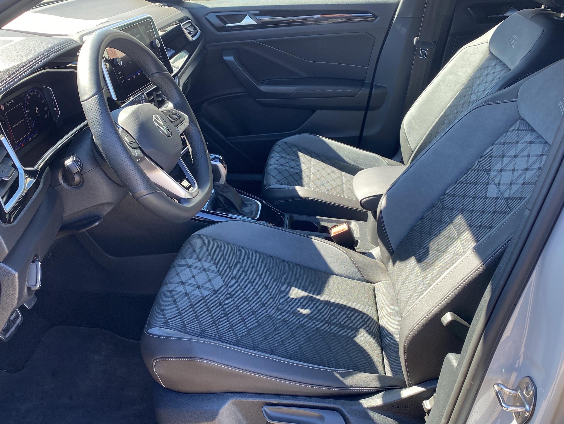 VW T-Roc 1.5 TSI EVO R-Line DSG-image-7