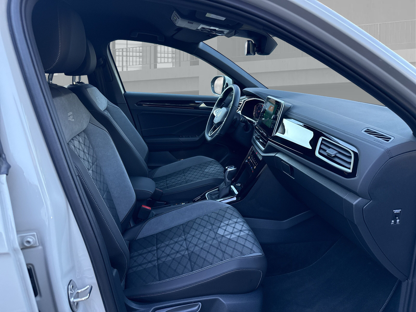 VW T-Roc 1.5 TSI EVO R-Line DSG-image-11