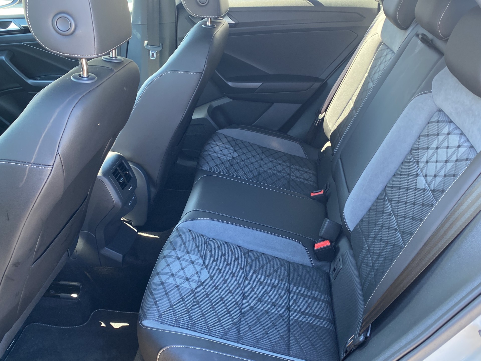 VW T-Roc 1.5 TSI EVO R-Line DSG-image-9