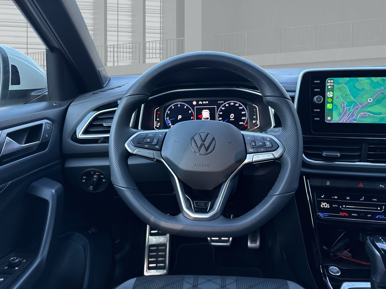 VW T-Roc 1.5 TSI EVO R-Line DSG-image-27