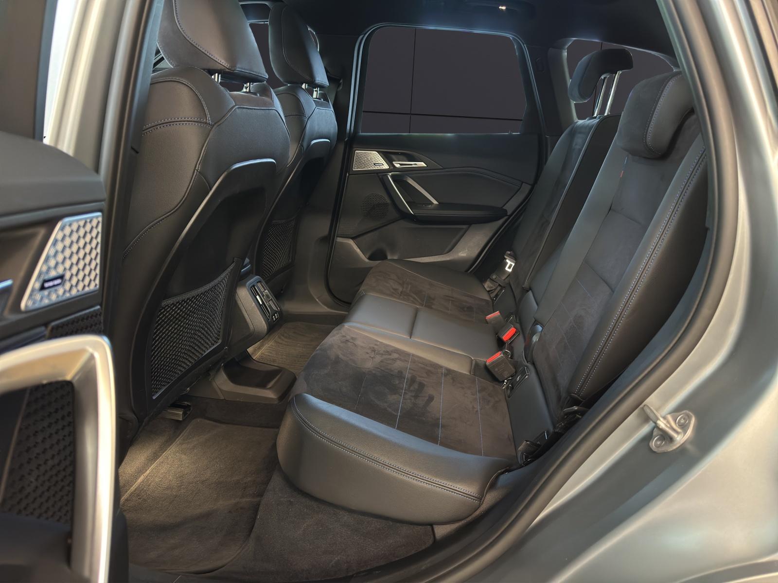 BMW X1 30e xDrive paddles-image-11