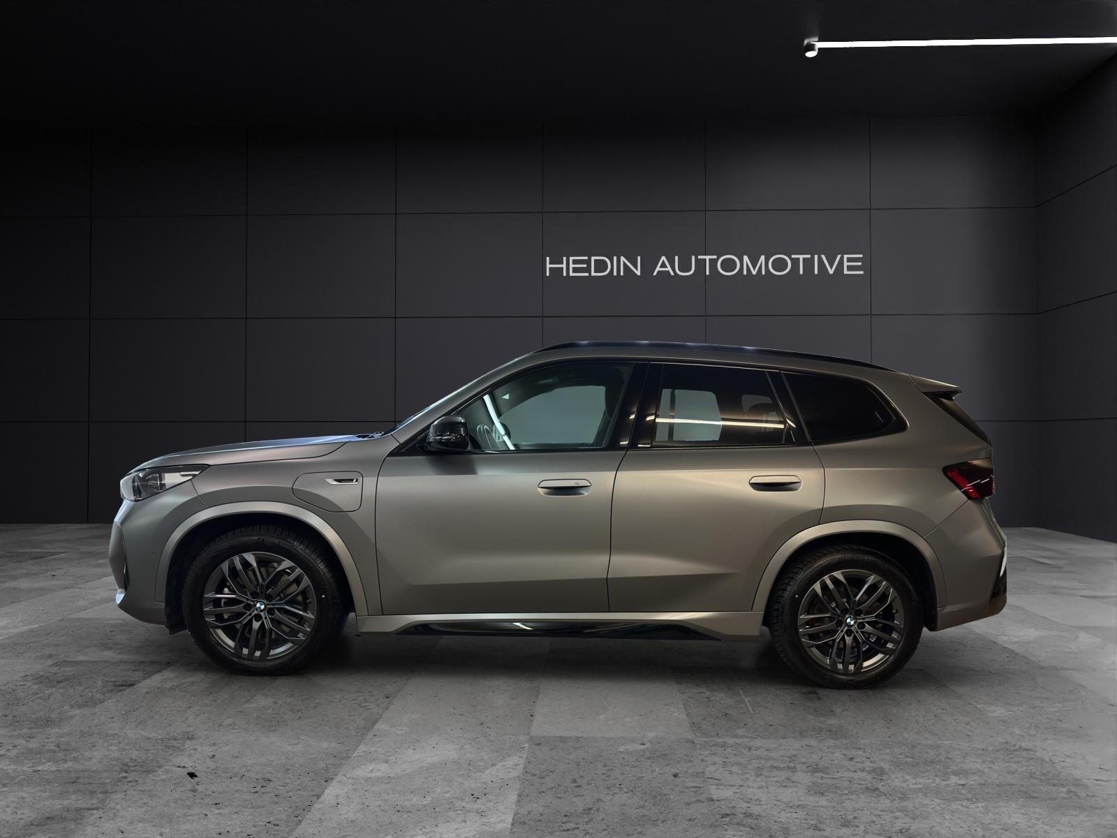 BMW X1 30e xDrive paddles-image-1
