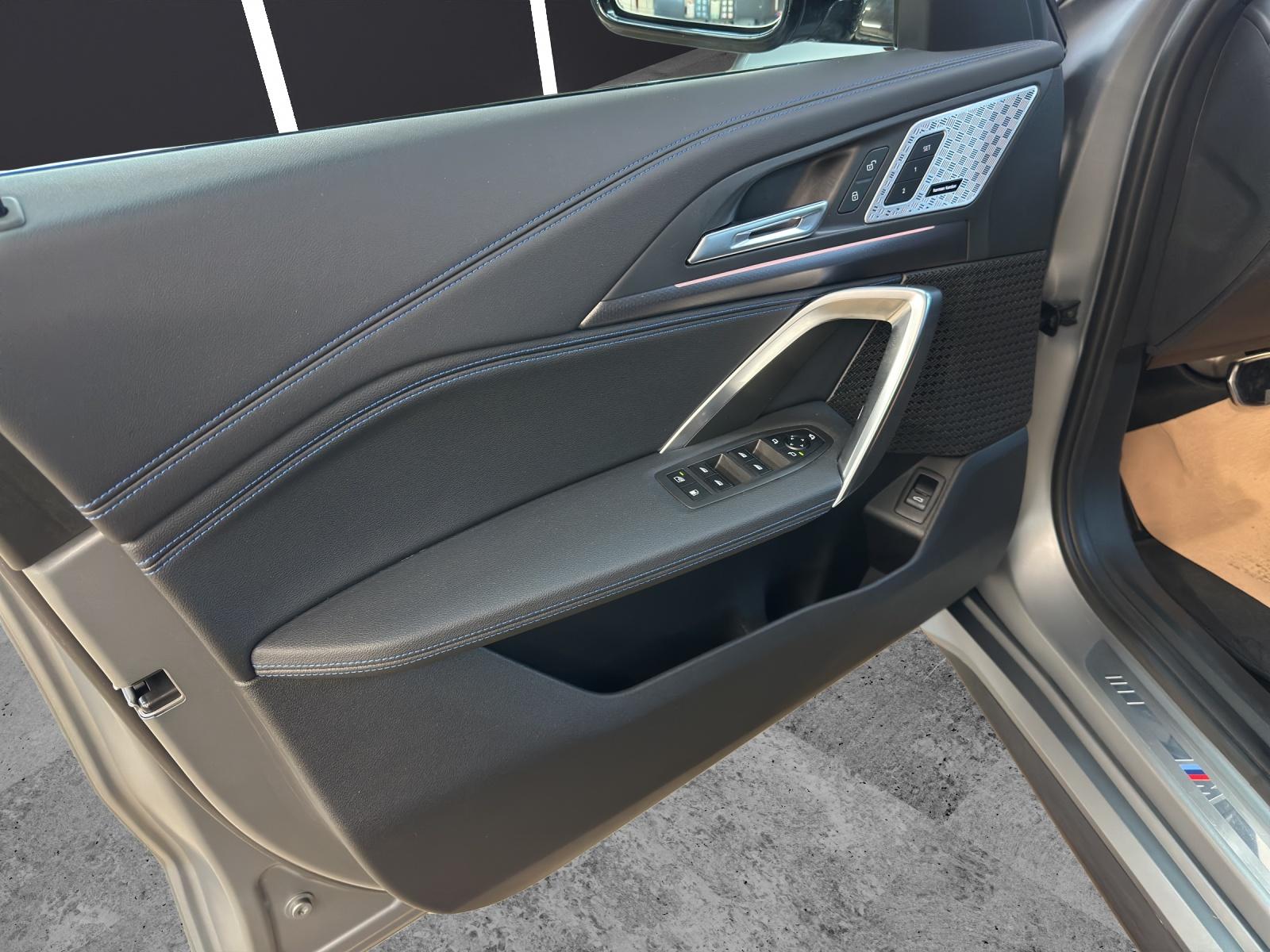 BMW X1 30e xDrive paddles-image-9