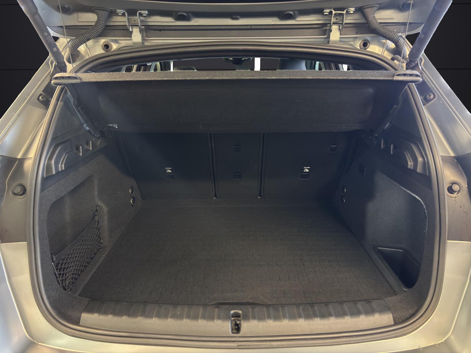 BMW X1 30e xDrive paddles-image-12