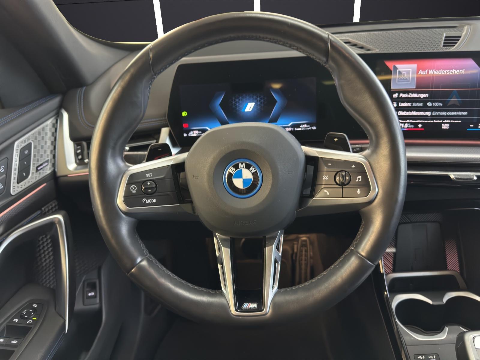 BMW X1 30e xDrive paddles-image-18