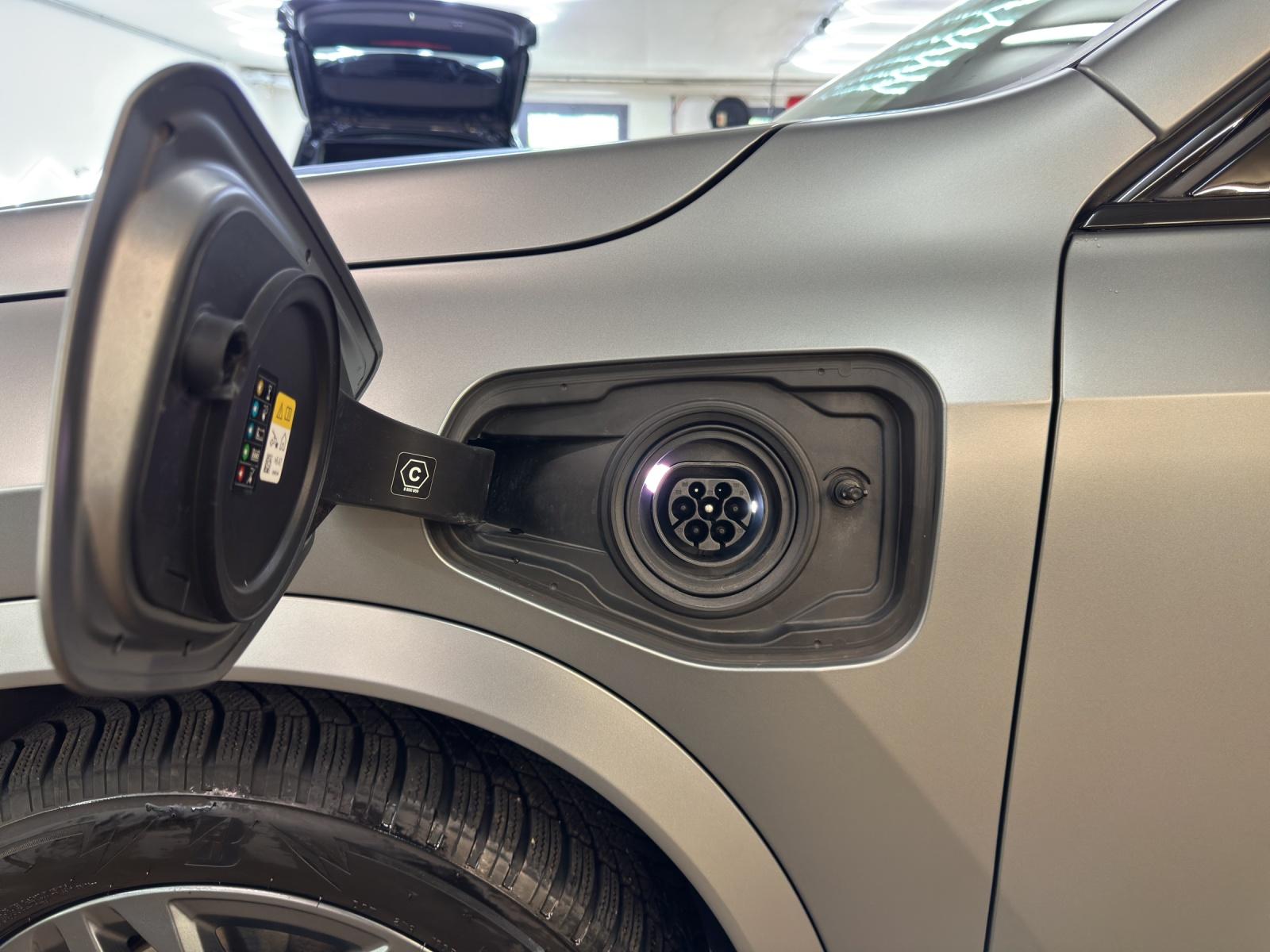 BMW X1 30e xDrive paddles-image-23