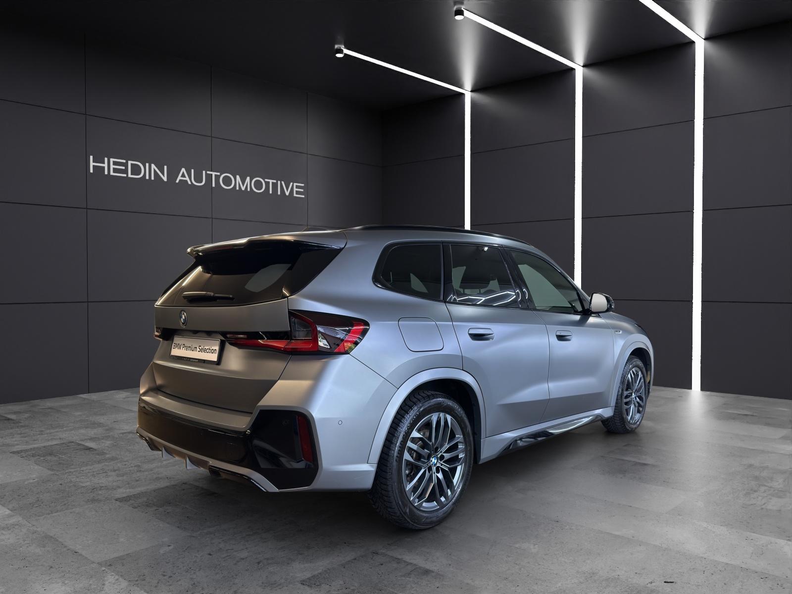 BMW X1 30e xDrive paddles-image-4