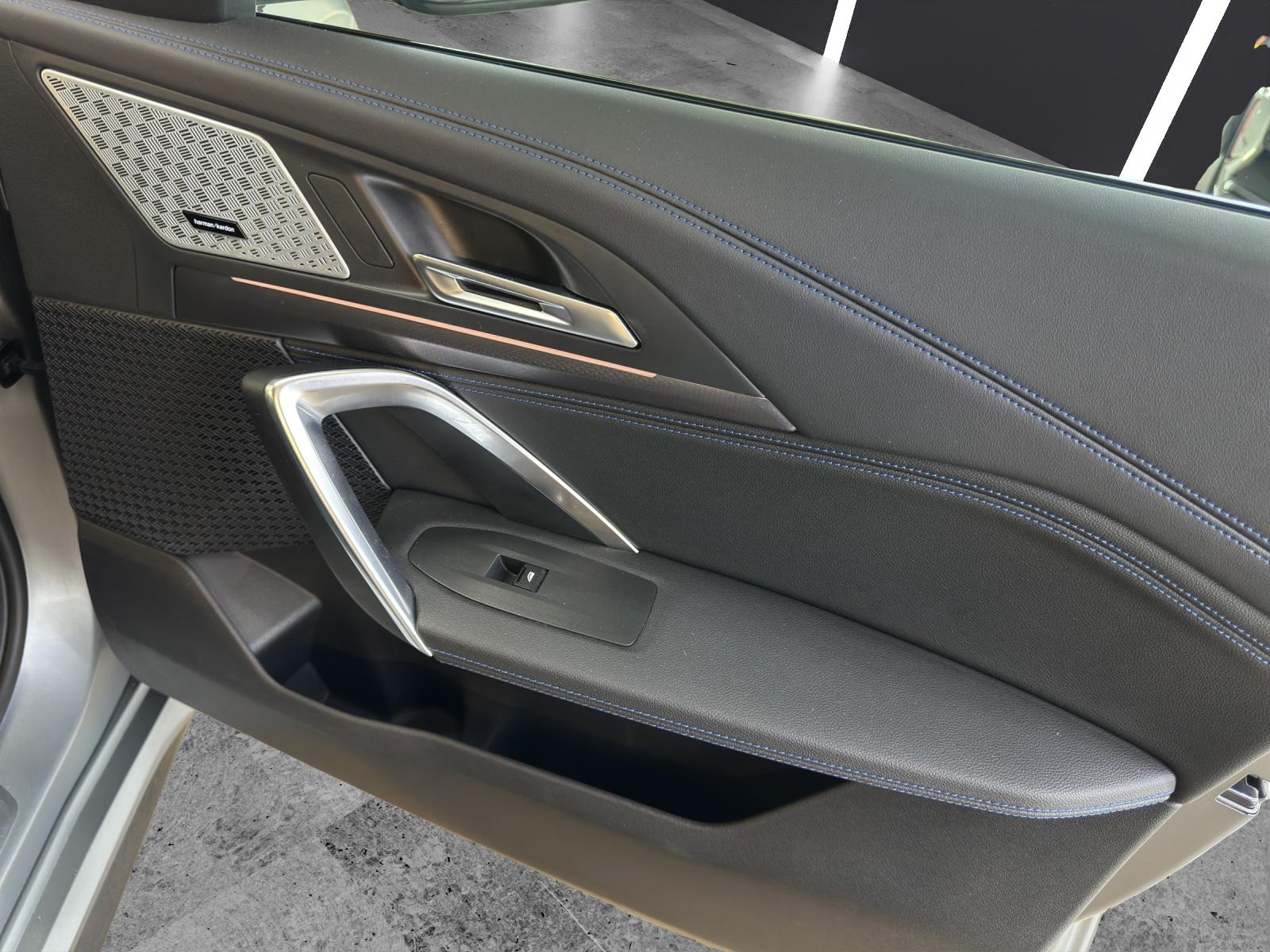 BMW X1 30e xDrive paddles-image-15