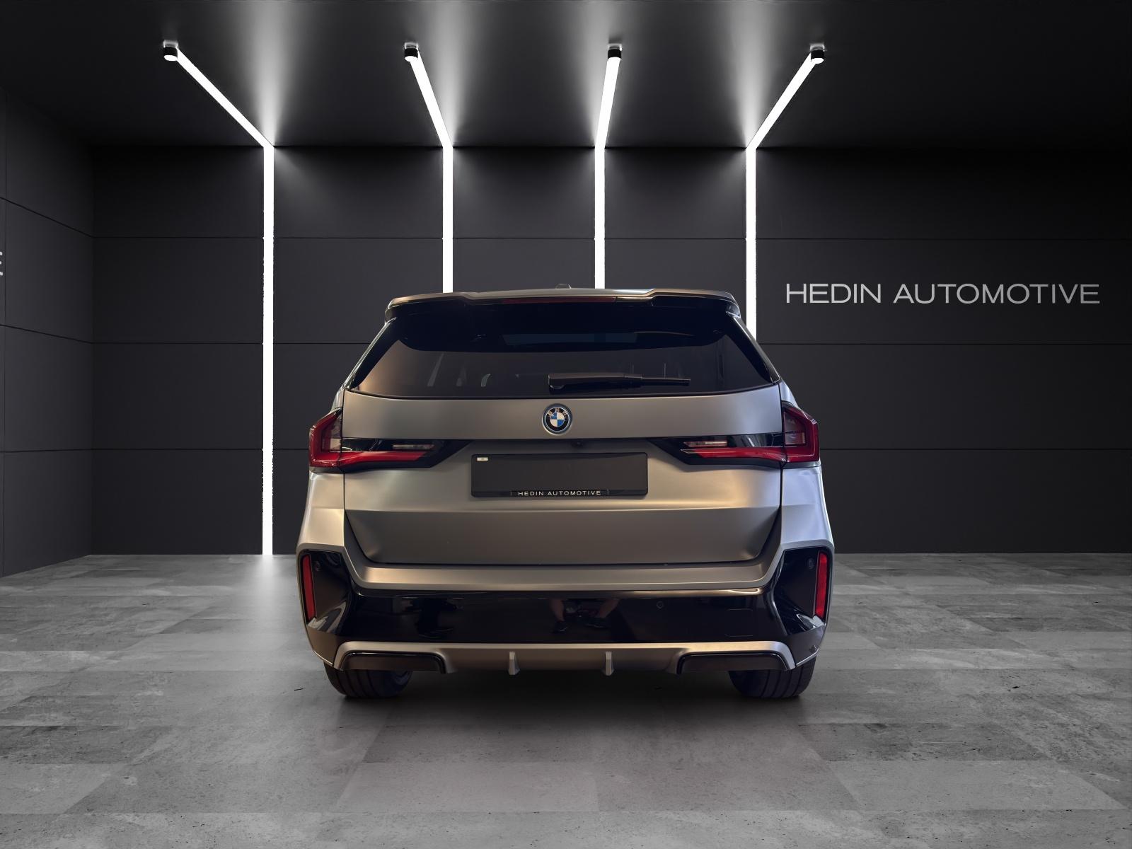 BMW X1 30e xDrive paddles-image-3