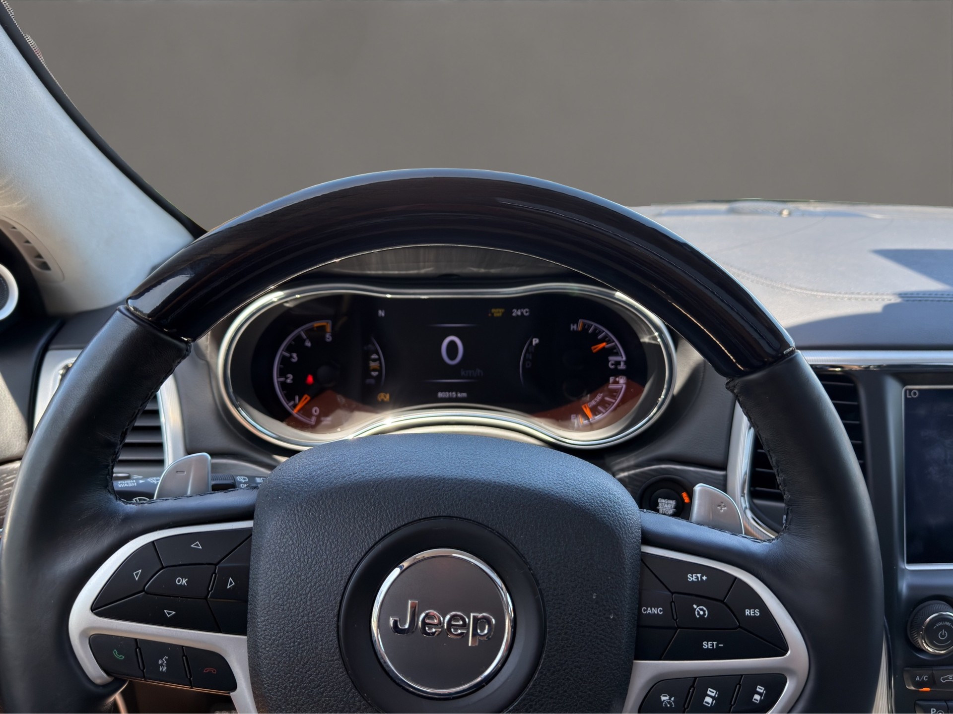 JEEP Grand Cherokee 3.0 CRD Summit Automatic-image-19