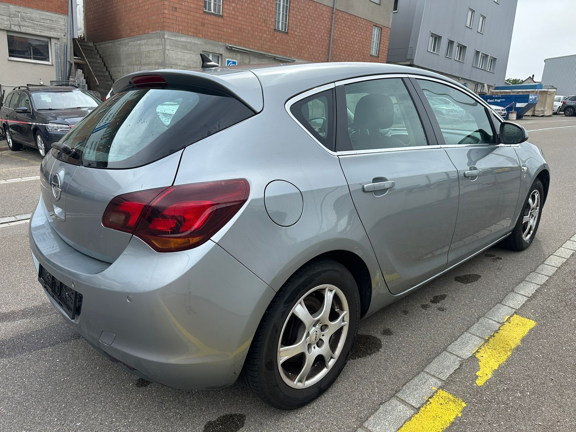 OPEL Astra 1.6i 16V Turbo Cosmo Automatic-image-4
