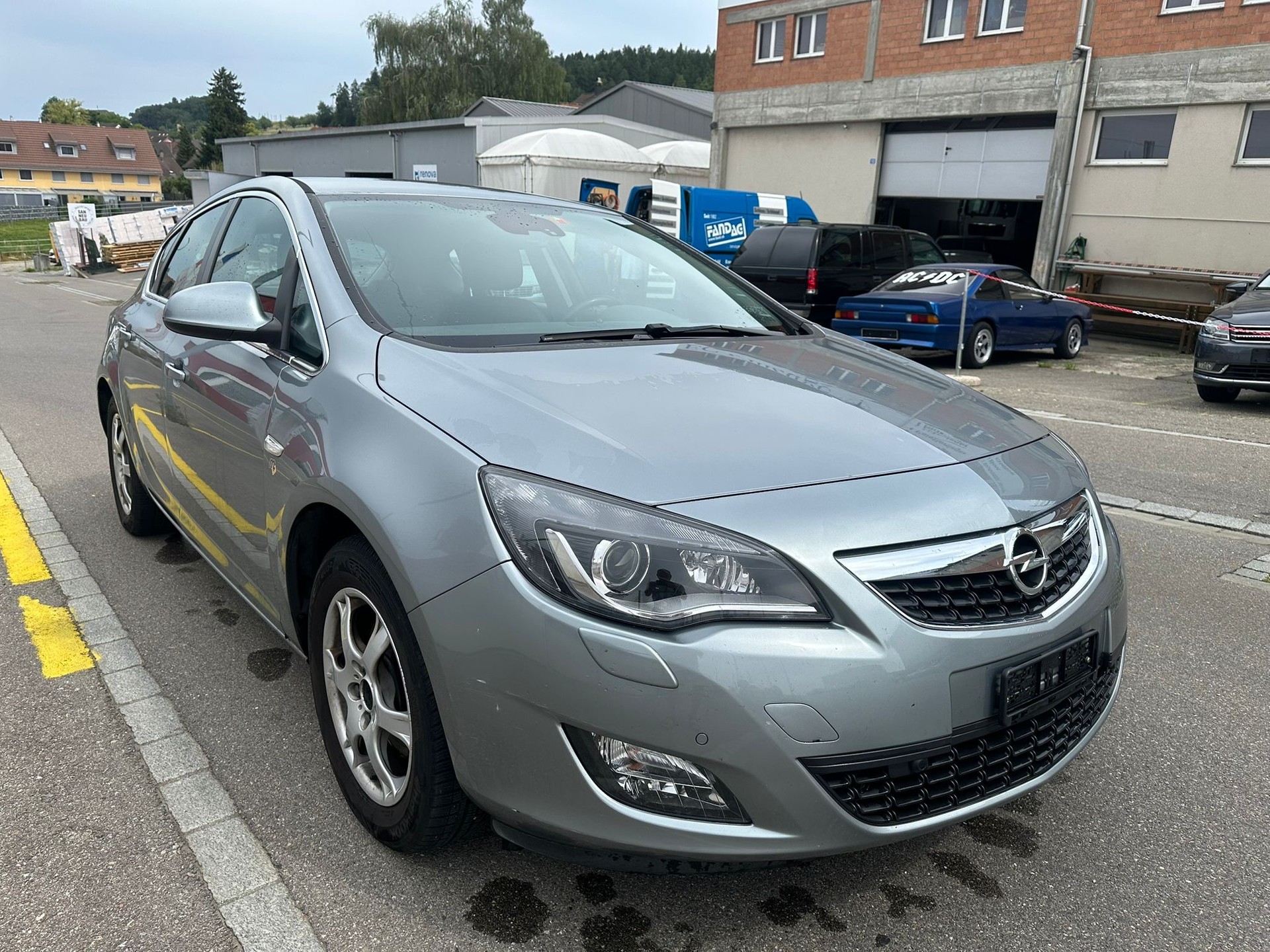 OPEL Astra 1.6i 16V Turbo Cosmo Automatic-image-2