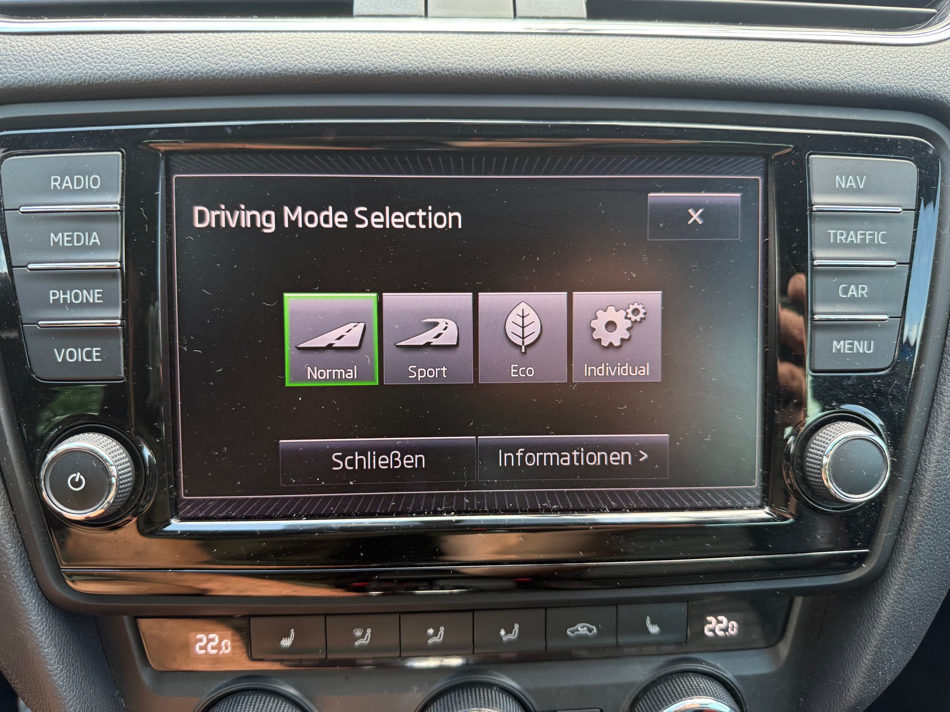 SKODA Octavia Combi 2.0 TSI RS DSG-image-21