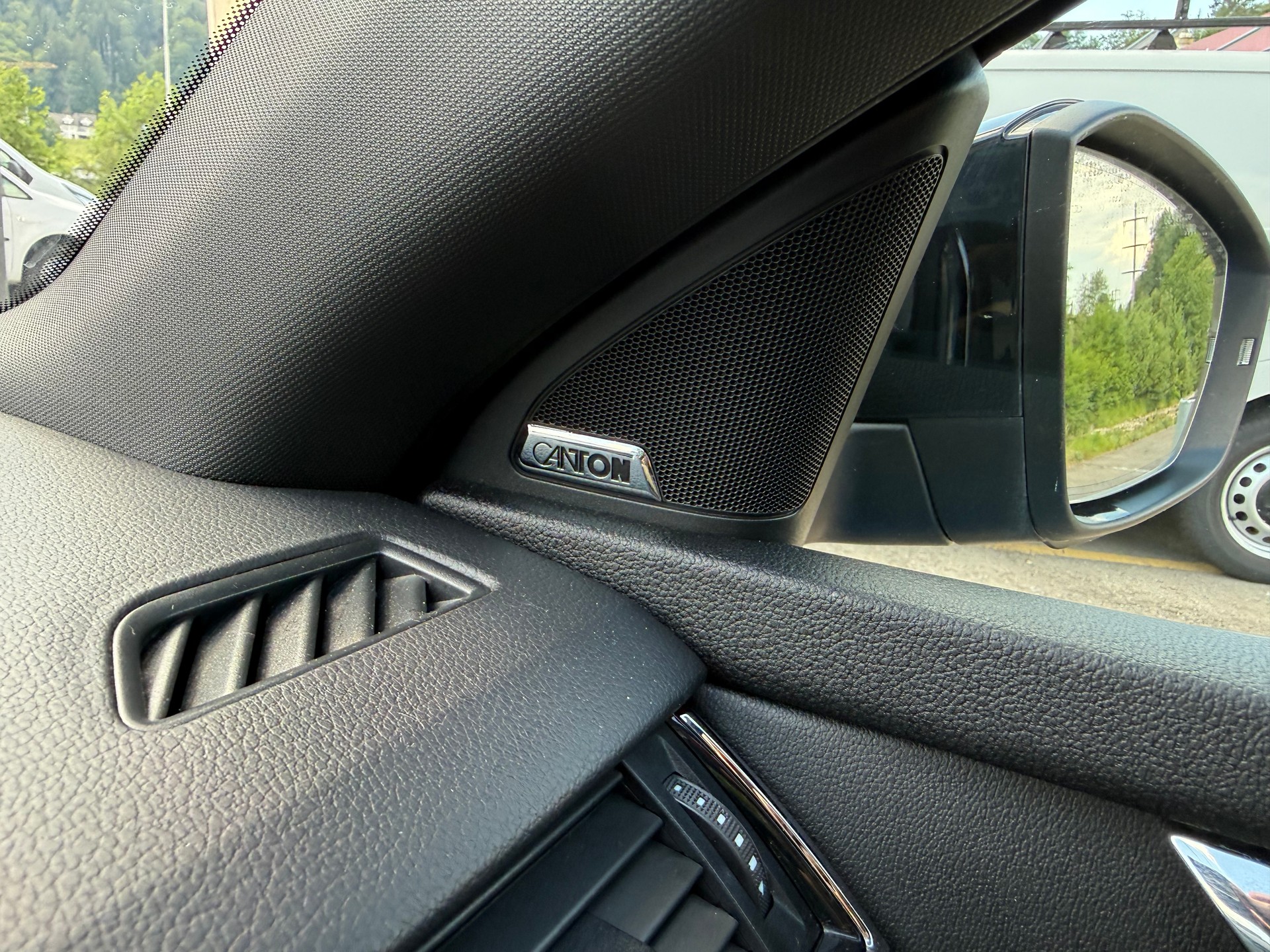 SKODA Octavia Combi 2.0 TSI RS DSG-image-23