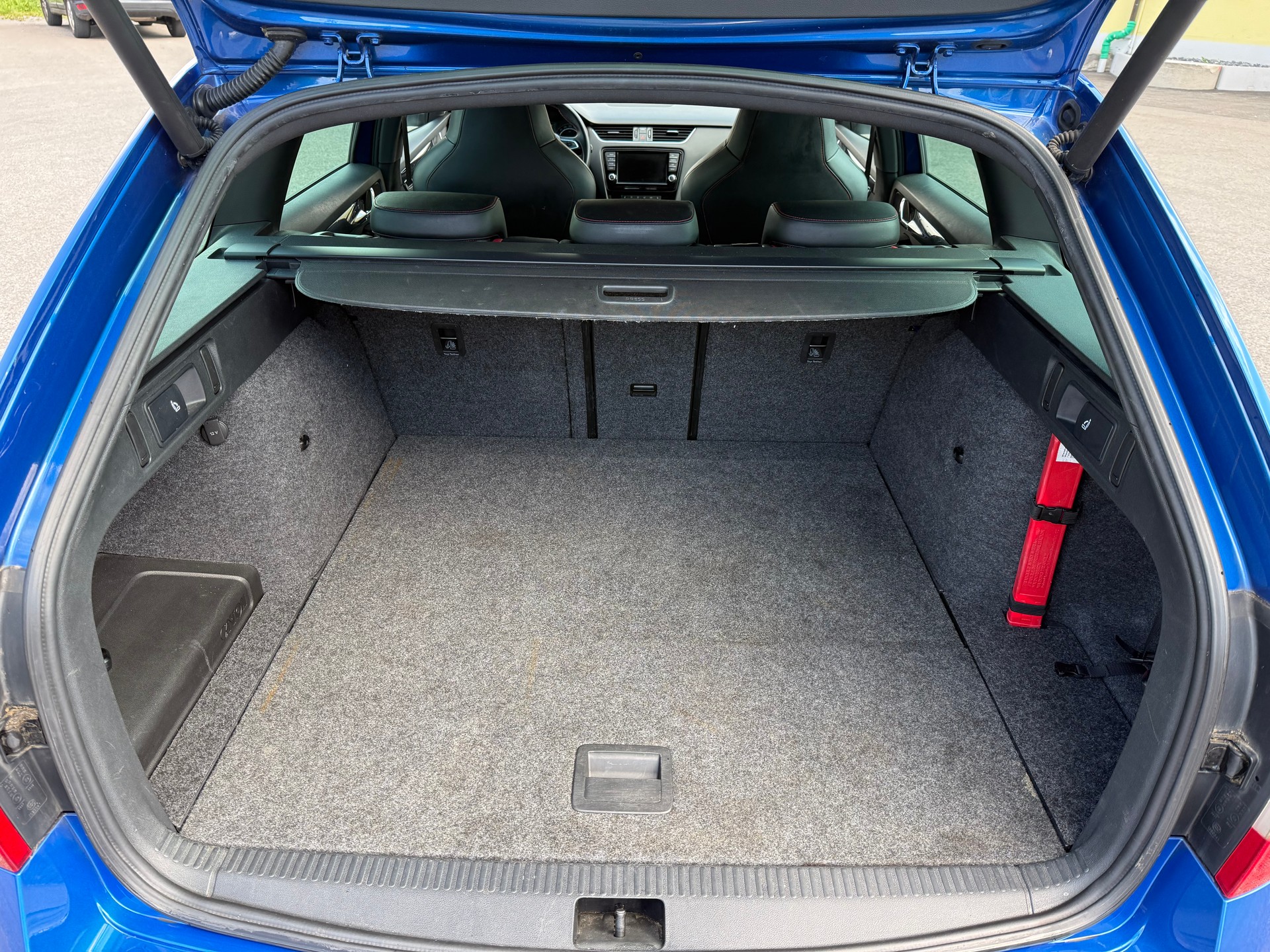 SKODA Octavia Combi 2.0 TSI RS DSG-image-15